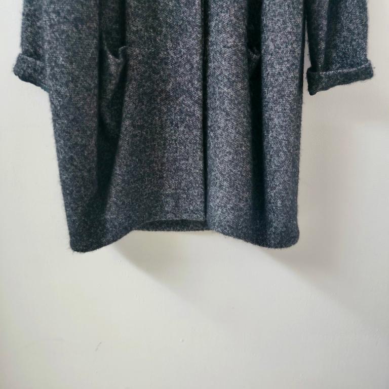 Aspesi Charcoal Bouclé Wool Oversized Coat with Notch Lapels in vendita 3