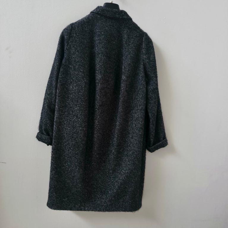 Aspesi Charcoal Bouclé Wool Oversized Coat with Notch Lapels in vendita 4
