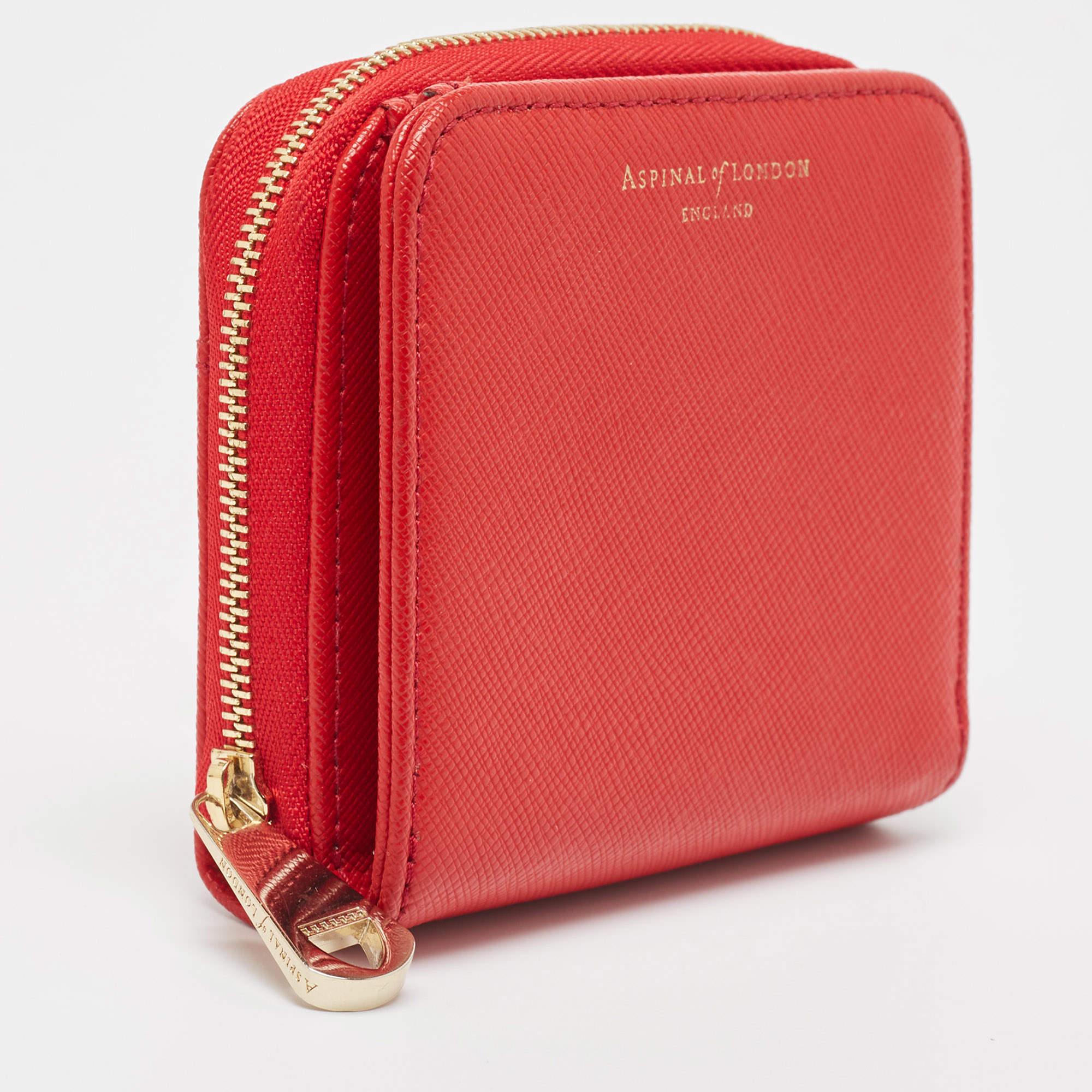 Aspinal Of London Red Leather Zip Around Compact Wallet In Good Condition For Sale In Dubai, Al Qouz 2