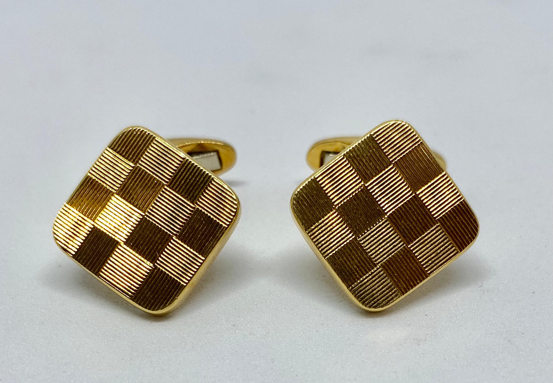 Asprey 18k Yellow Gold Checkerboard Design Cufflinks In Good Condition In San Rafael, CA