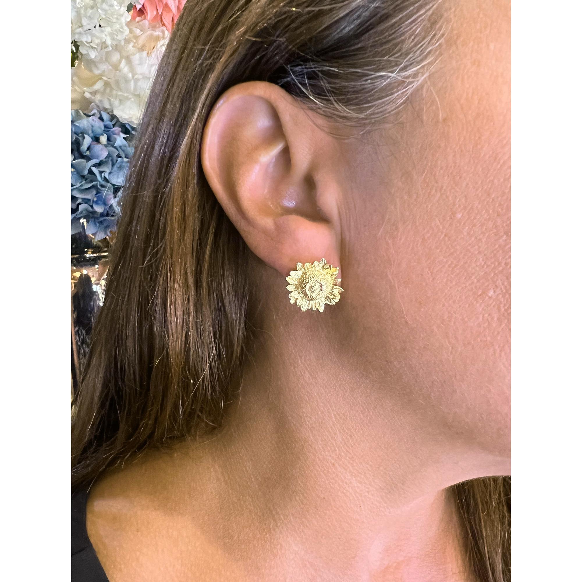 Women's Asprey 18k Yellow Gold Sunflower Stud Earrings For Sale