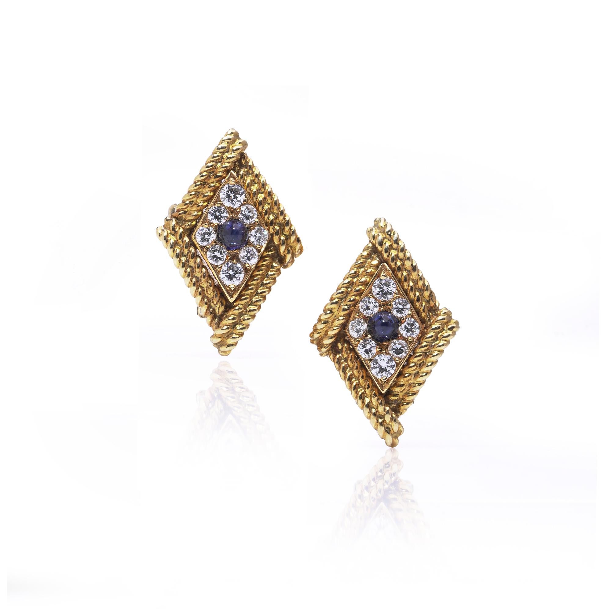 Taille ronde Boucles d'oreilles à pince en or 18kt saphir et diamant Asprey en vente