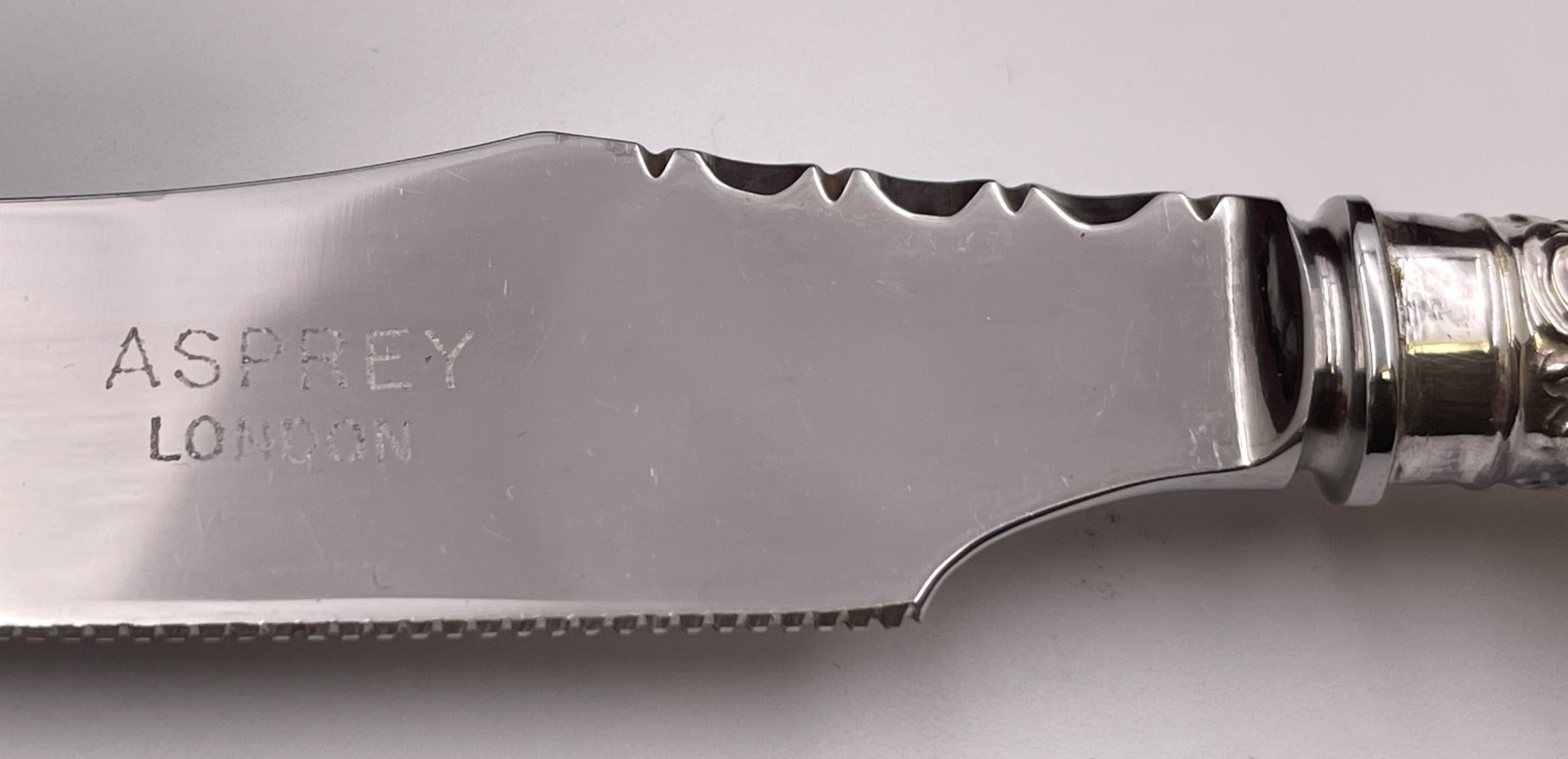 XX secolo Asprey Set di bistecche e coltelli con manico di corno a 3 livelli e in scatola da 29 pezzi in vendita