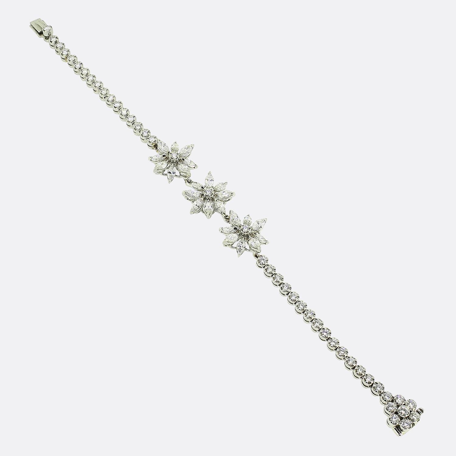 Taglio marquise Bracciale a tre grappoli con diamanti da 5,00 carati di Asprey in vendita
