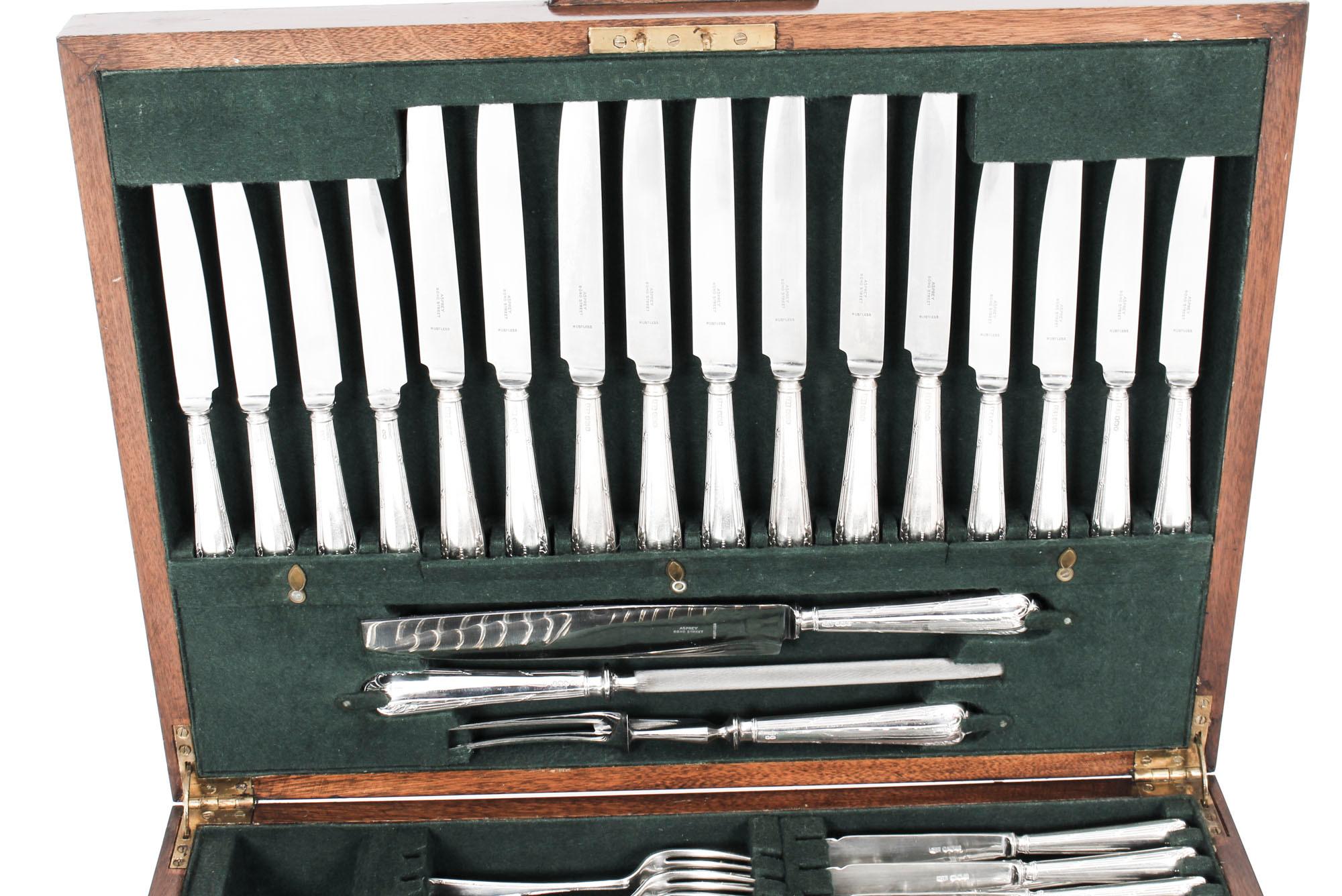 Asprey 8 Place Canteen Louis XVI Sterling Silver Roberts & Belk Cutlery, 1964 In Good Condition In London, GB