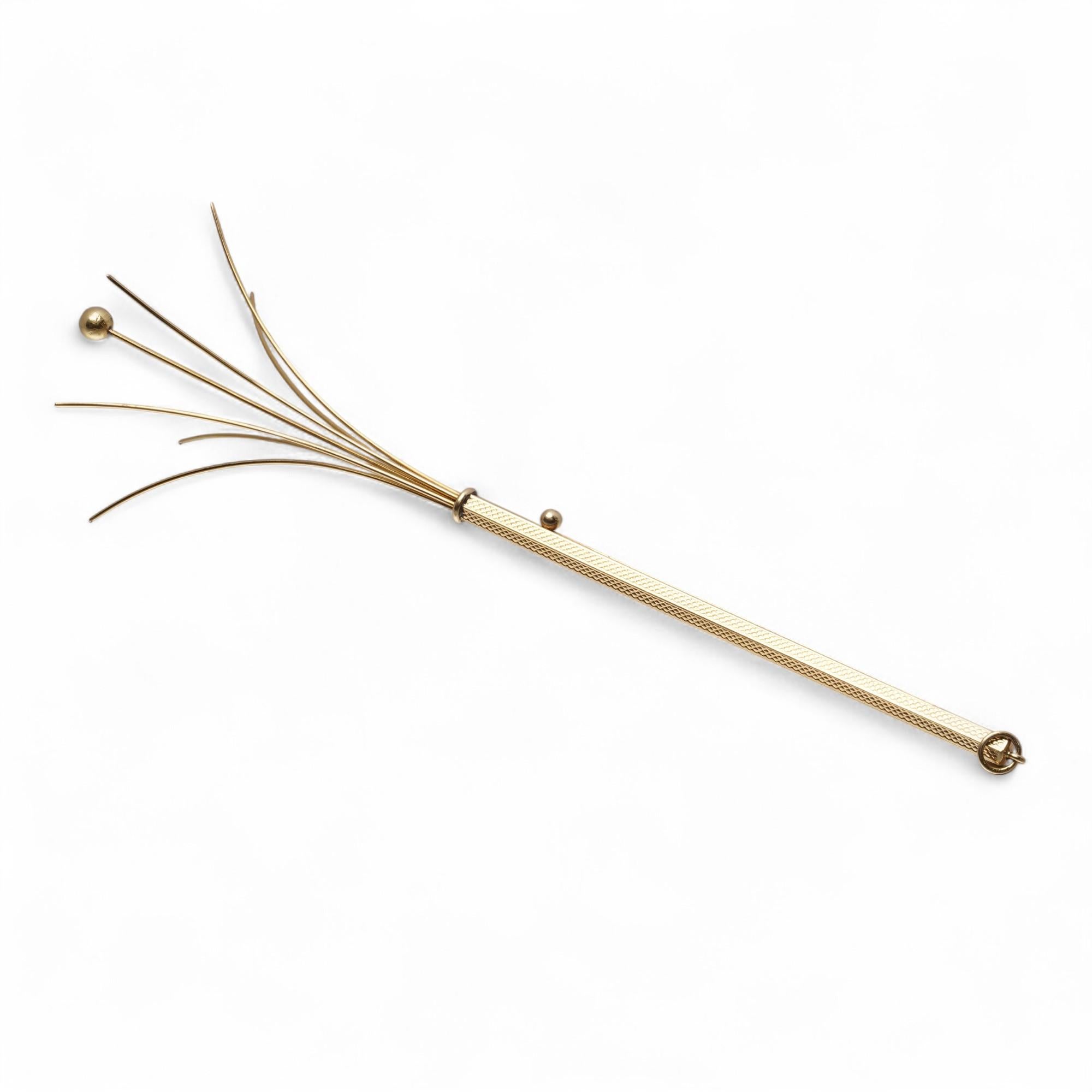 Asprey 9kt Gold Swizzle Stick – London, 1935 In Good Condition For Sale In Braintree, GB