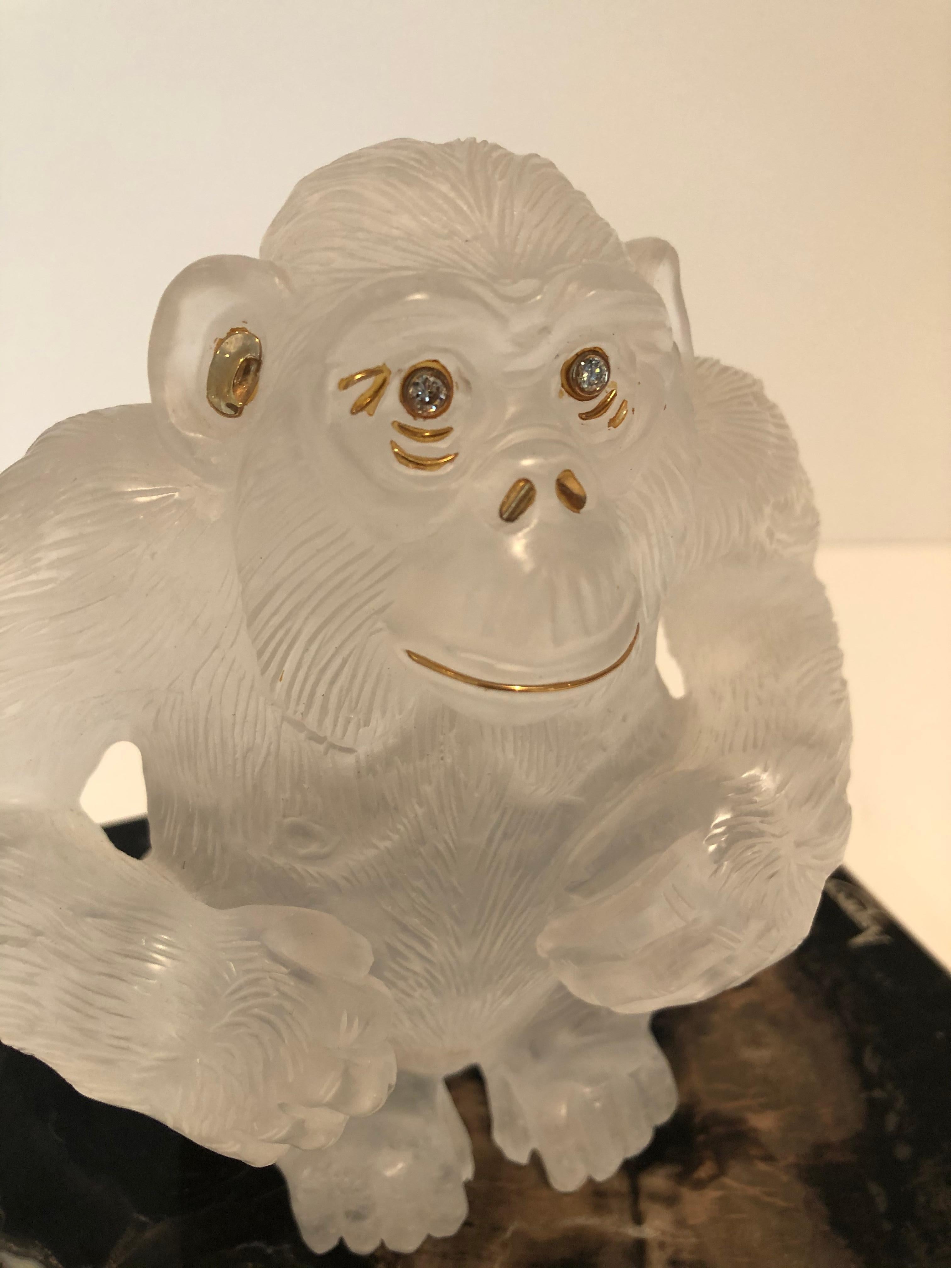 20ième siècle Asprey - Œil de gorille en cristal de roche sculpté et or 18 carats en vente