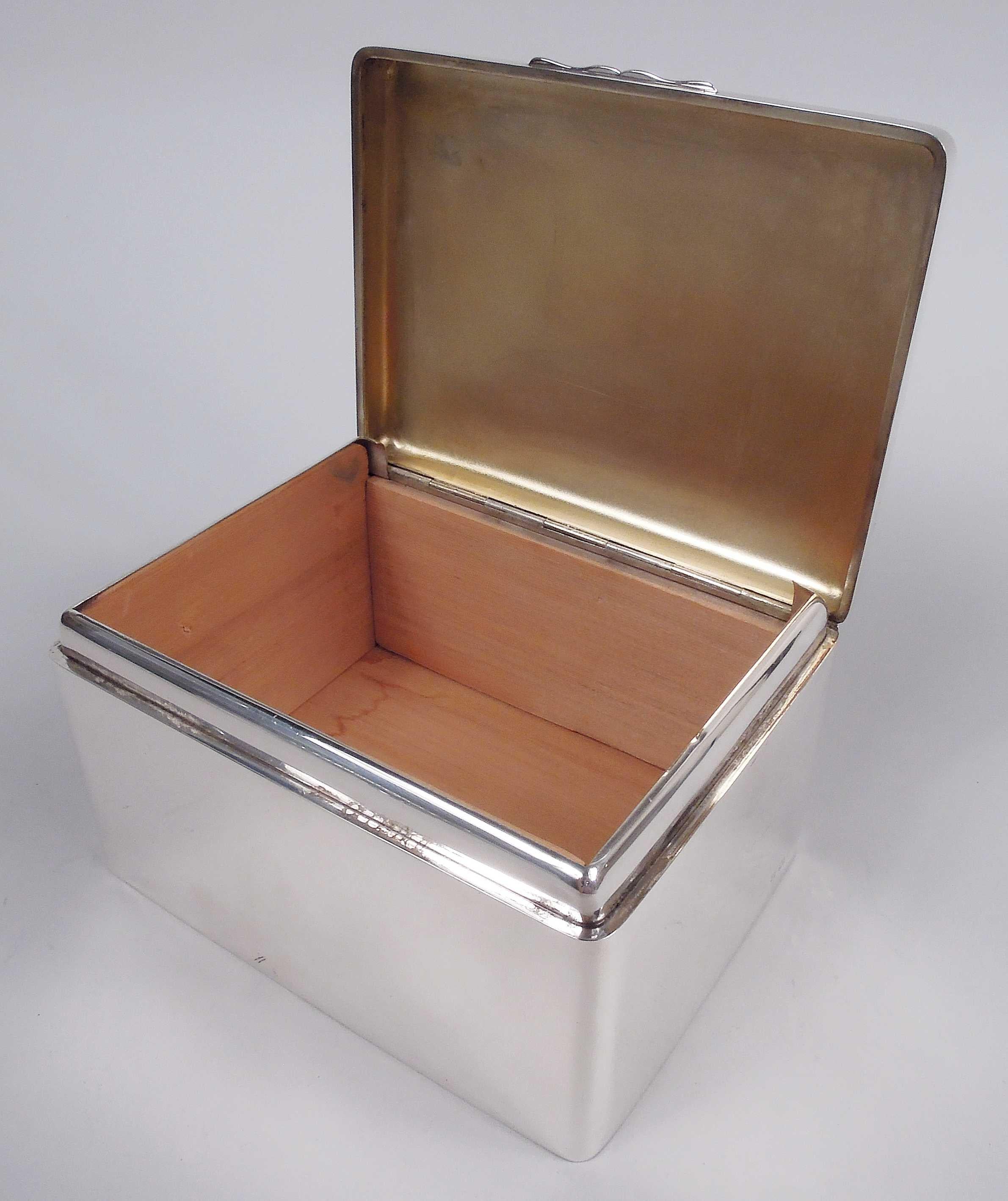 Early 20th Century Asprey English Modern Sterling Silver Box, 1928 For Sale