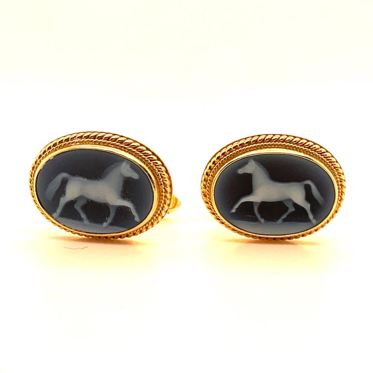Asprey Gold Horse Cufflinks In Excellent Condition For Sale In New York, NY