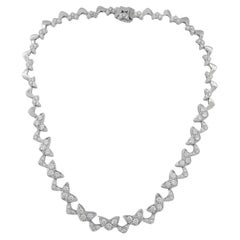 Asprey London Chevron-Halskette, 18 Karat Weißgold 6,9 Karat runder Diamant im Brillantschliff