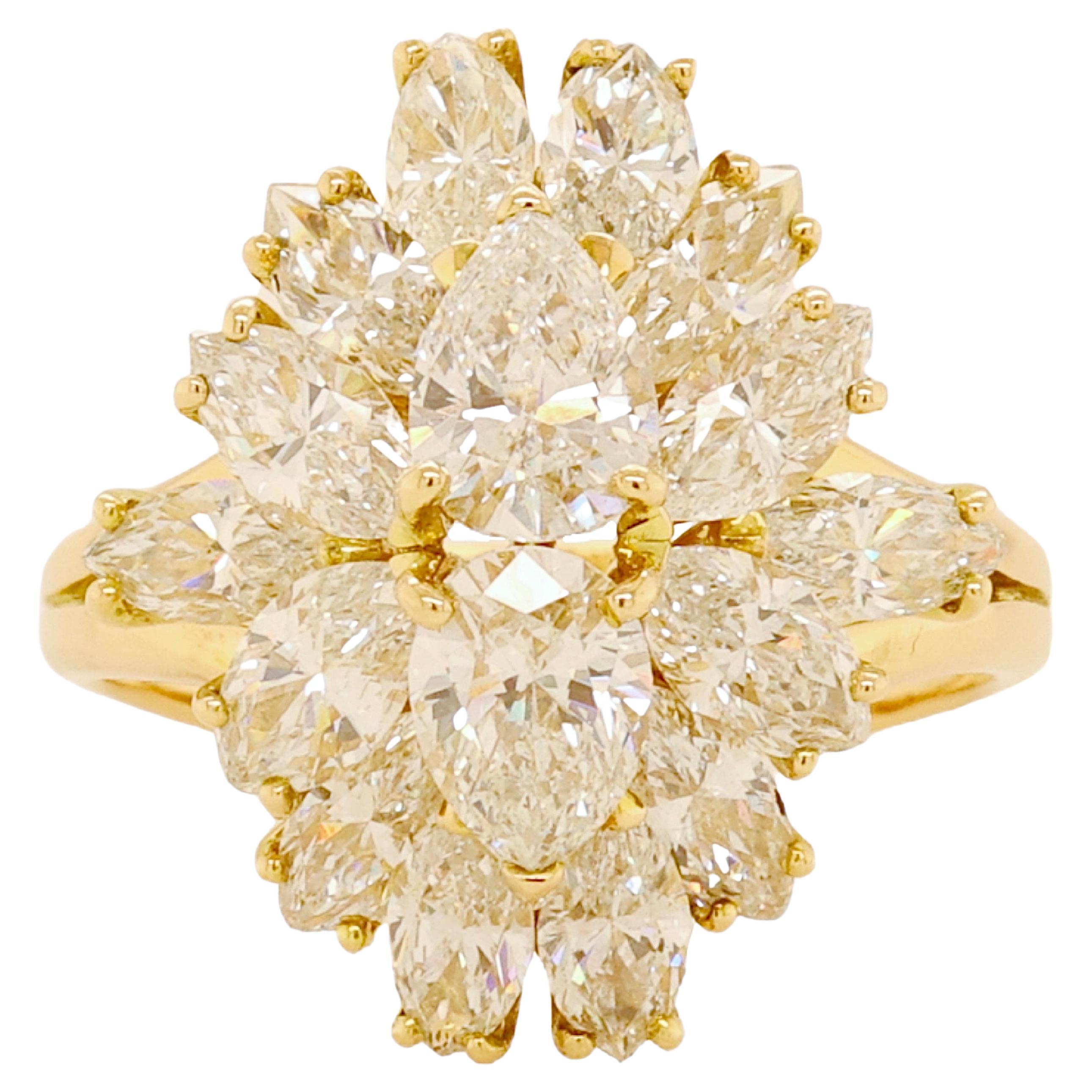 Asprey London 18kt. Yellow Gold Ring With 3.23 ct. Pear & Marquise Cut Diamonds In Excellent Condition For Sale In Antwerp, BE