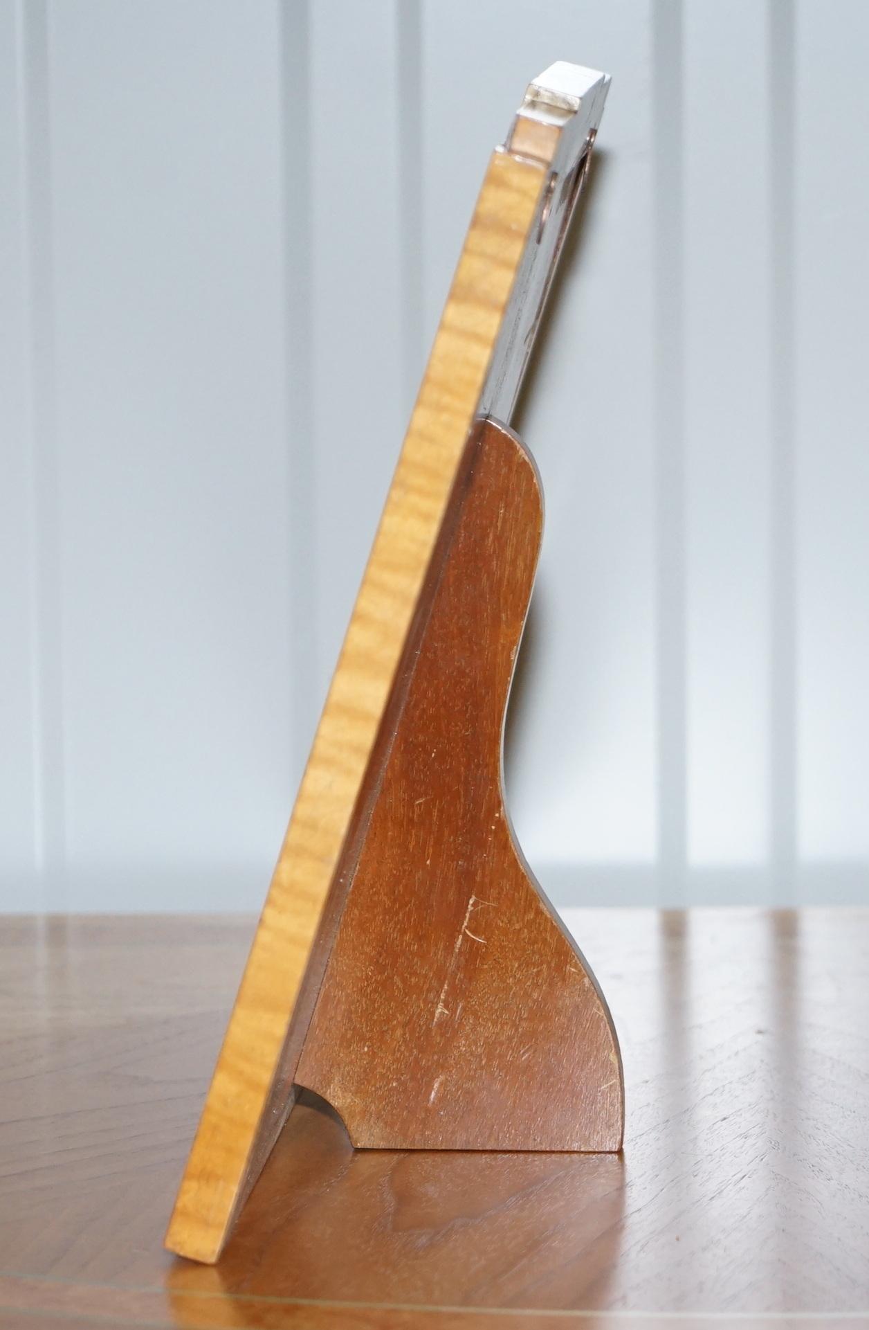 20ième siècle Asprey London Cadre photo de table en bois de satin Art Déco américain Pièce exceptionnelle en vente