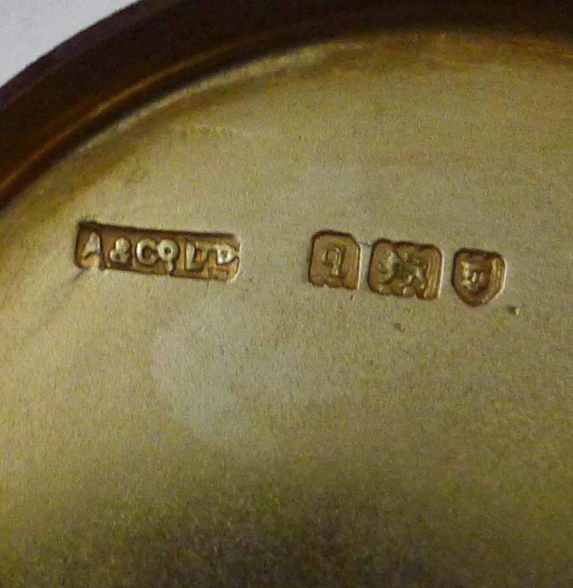 Asprey, London, Antique English Sterling Silver Pill Box, 1911 In Good Condition In Bath, GB