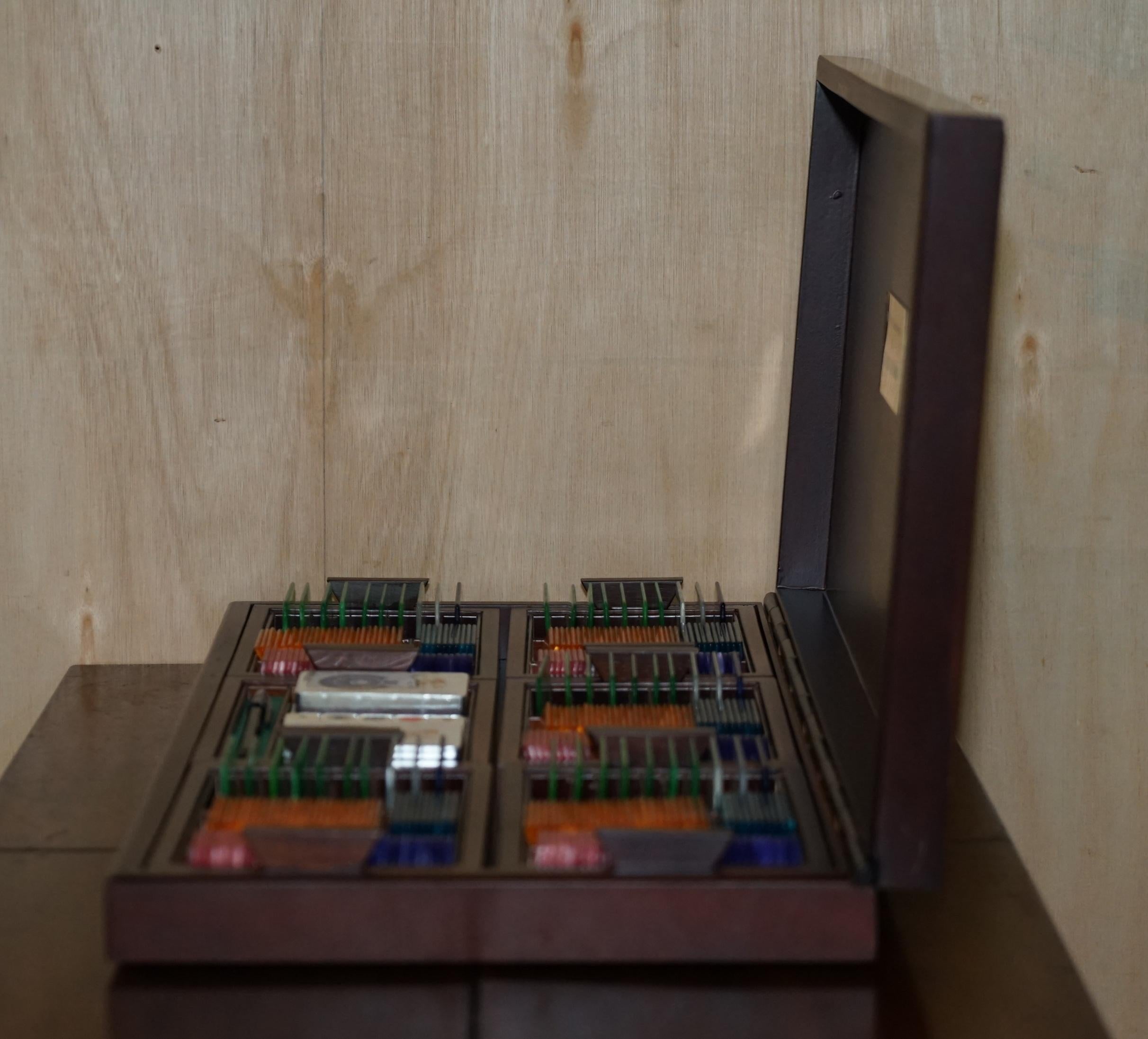 Asprey London Burr Walnut Mother of Pearl Alfred Dunhill Poker Casino Chips Set In Good Condition In West Sussex, Pulborough