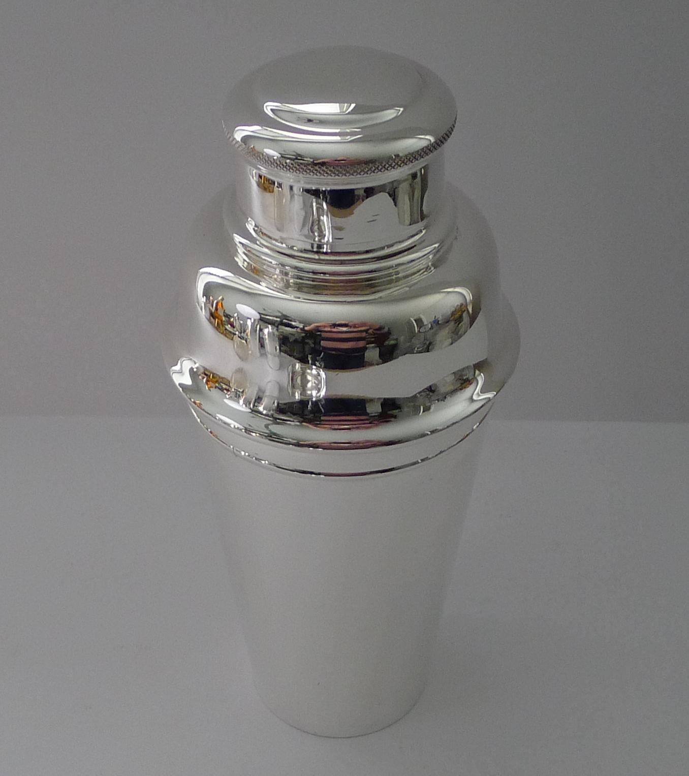 Metà XX secolo Asprey, London, Shaker da cocktail grande da 1 1/2 pinta C.C. in vendita