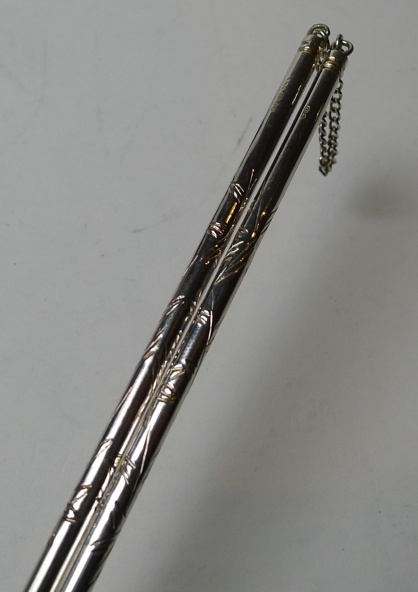 Asprey, Londres - Palillos y soporte vintage de plata de ley - 1989 en Bueno estado para la venta en Bath, GB