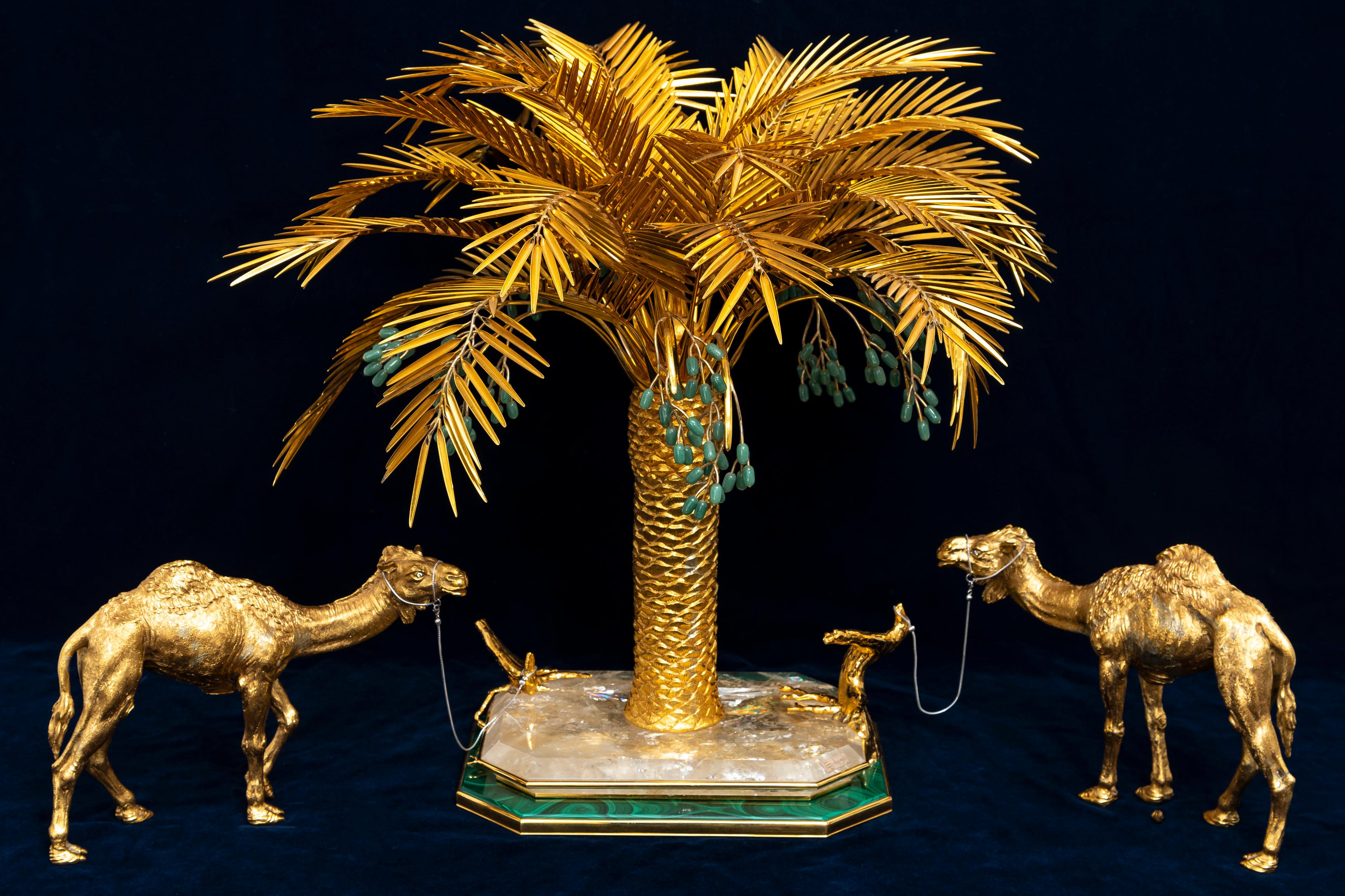 Orientalischer Tafelaufsatz aus vergoldetem Silber mit Palmenbaum und Kamel von Asprey mit Jade und Diamanten aus Jade (Handgeschnitzt) im Angebot