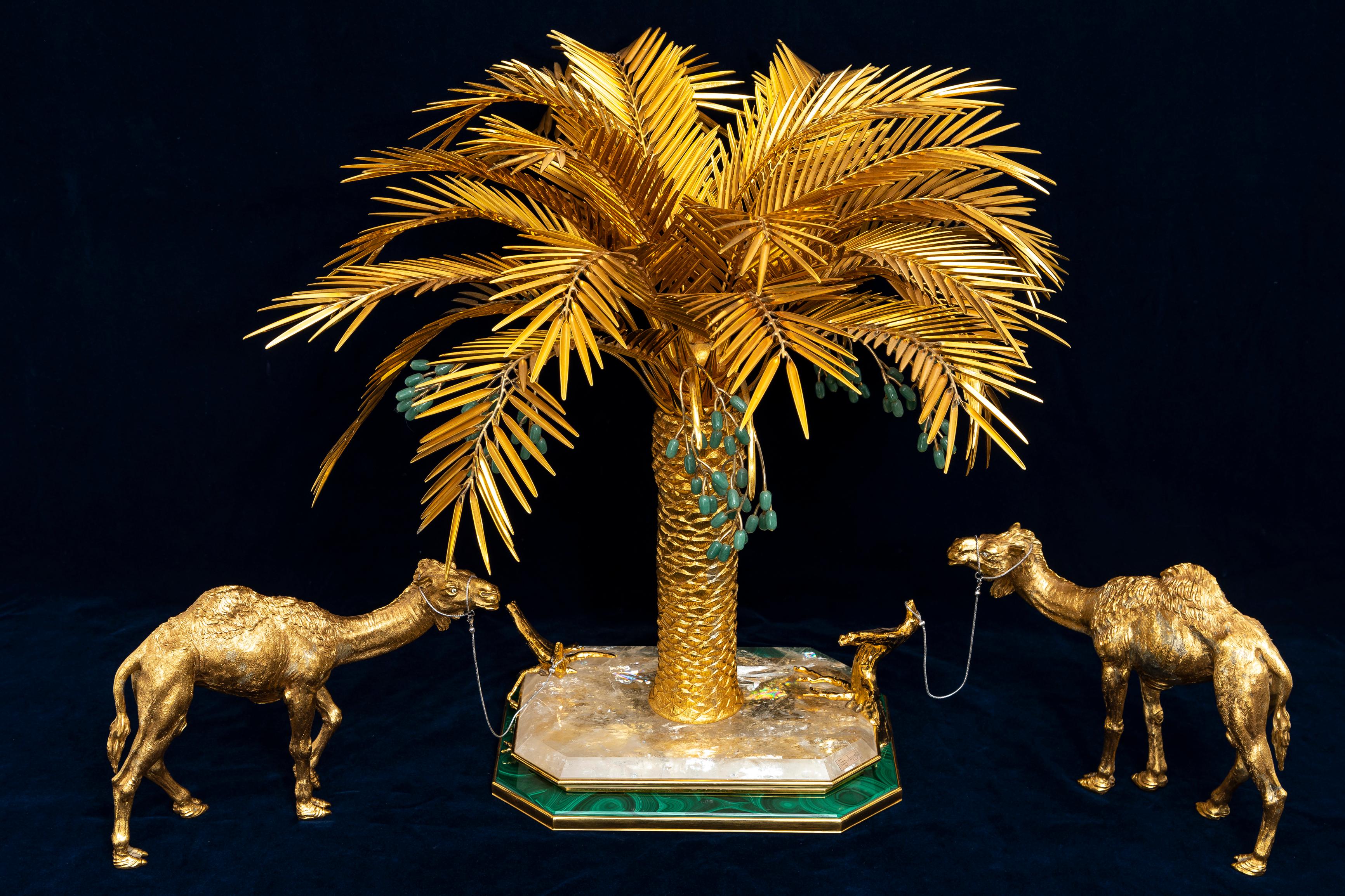 Orientalischer Tafelaufsatz aus vergoldetem Silber mit Palmenbaum und Kamel von Asprey mit Jade und Diamanten aus Jade (20. Jahrhundert) im Angebot