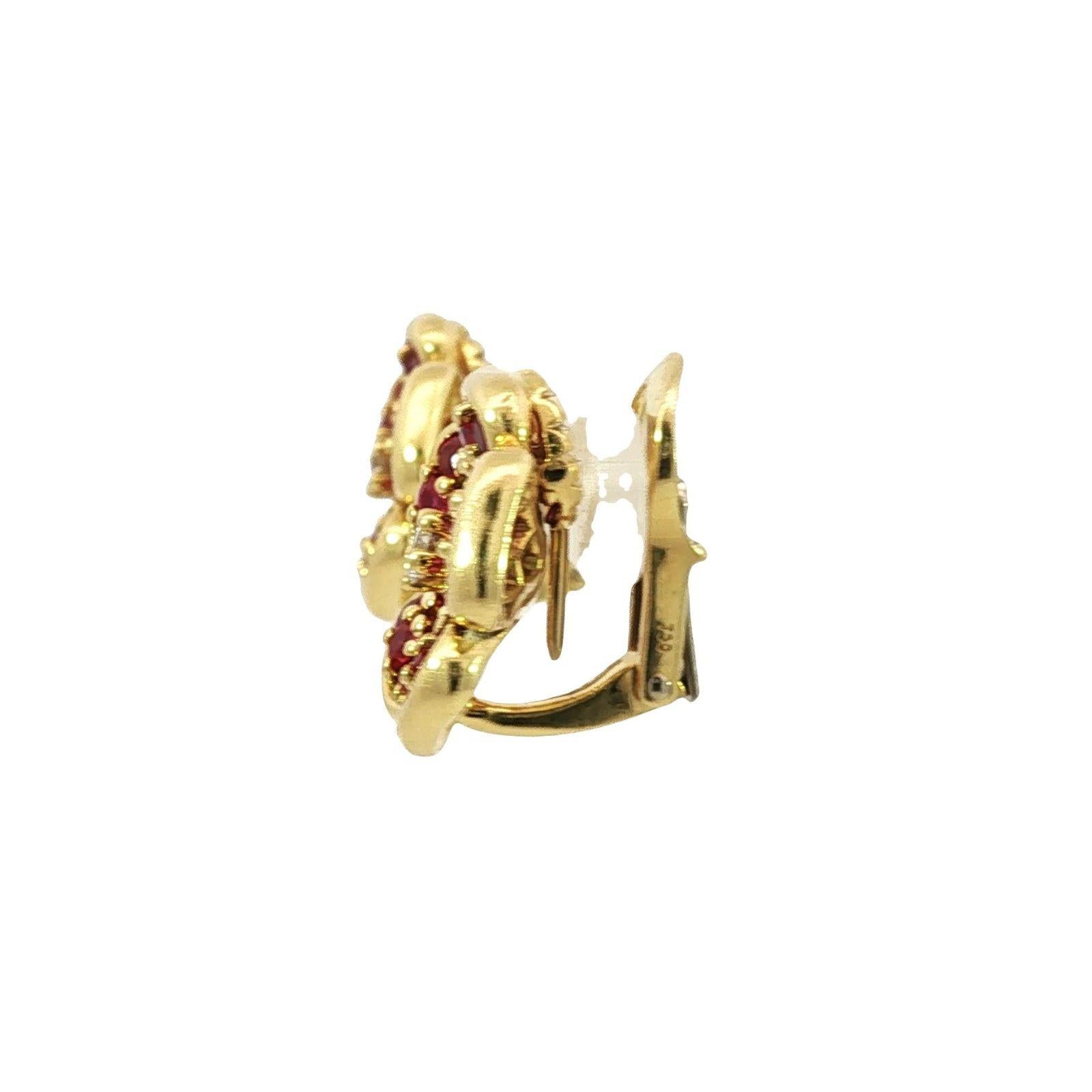 Taglio rotondo Orecchini Asprey con diamanti e rubini Motivo floreale in oro giallo 18 carati ~2.43ctw in vendita