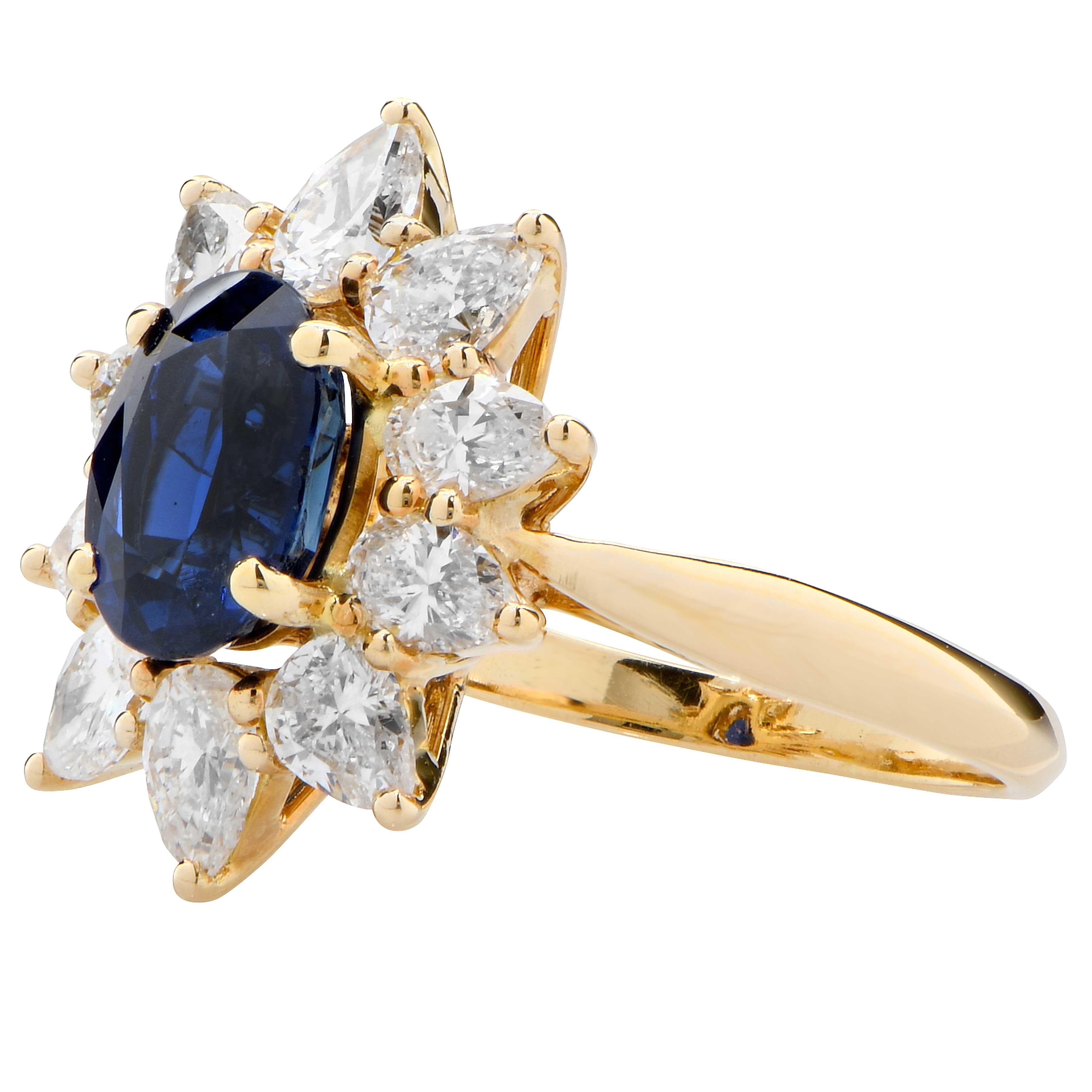 Sapphire Ring by Asprey Jewelers to the Queen in 18 Kt Yellow Gold In Excellent Condition For Sale In Bay Harbor Islands, FL