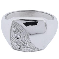 Asprey Signet Ring 18 Karat White Gold Leaf Motiff