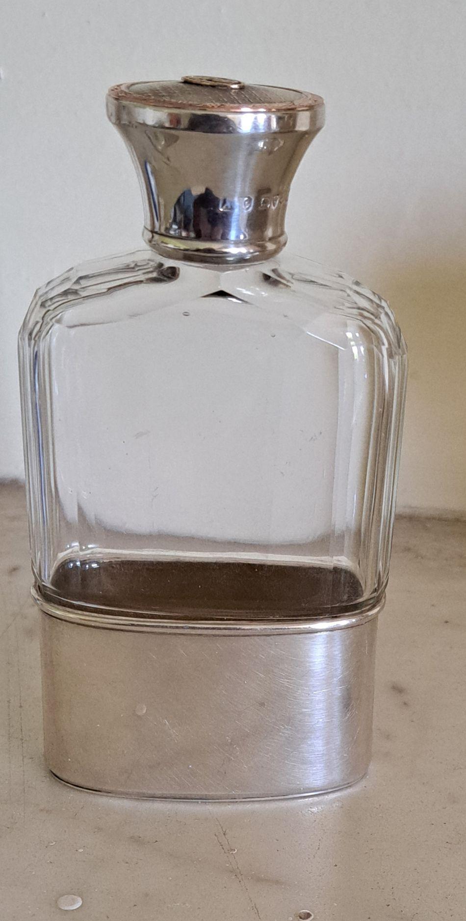 Asprey  Fiaschetta in argento e oro, Chester  1912 In condizioni buone in vendita a York, GB