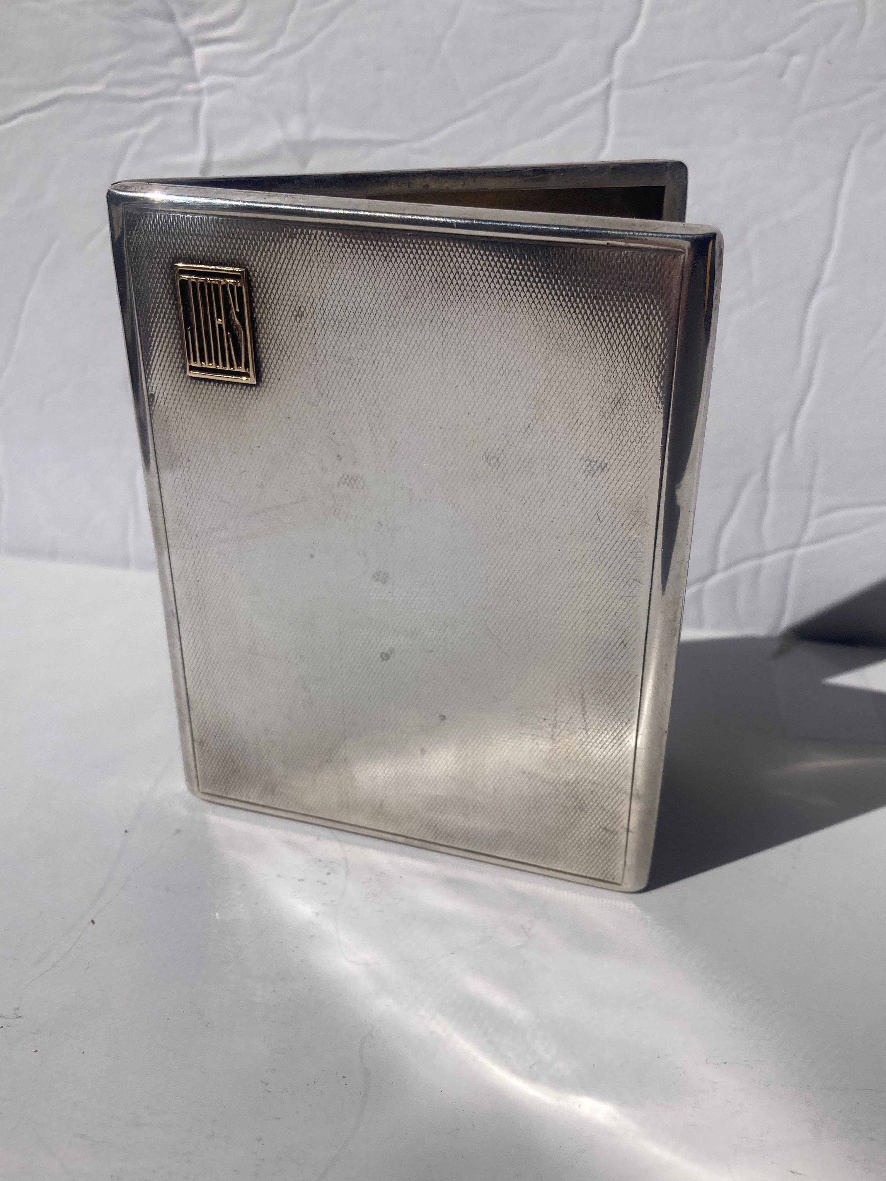 Asprey sterling silver cigarette / card case, slide opens Pat 21914 In Good Condition For Sale In Los Angeles, CA