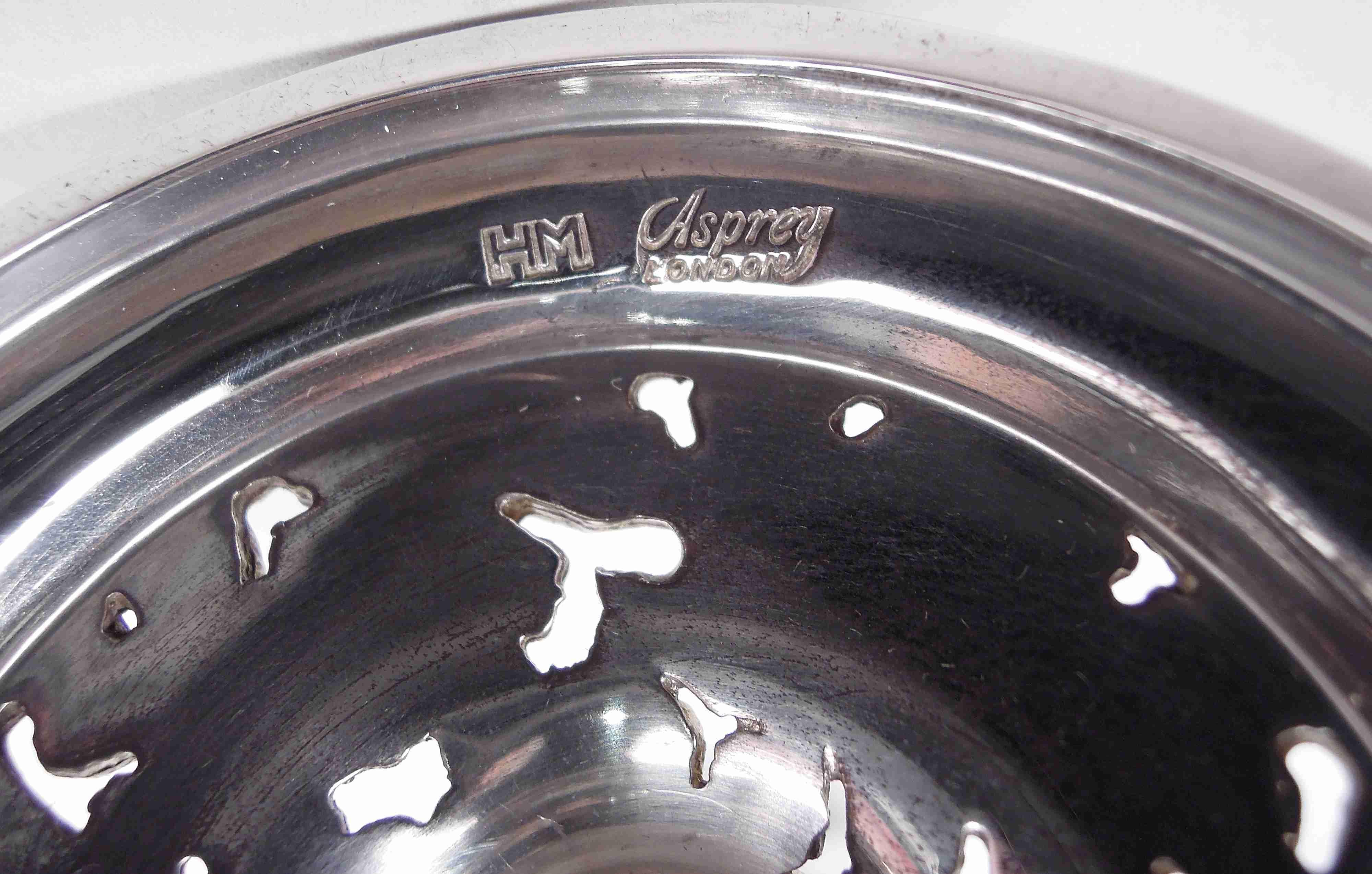 Asprey Thatcher-Era Parcel Gilt Sterling Silver Champagne Set For Sale 2
