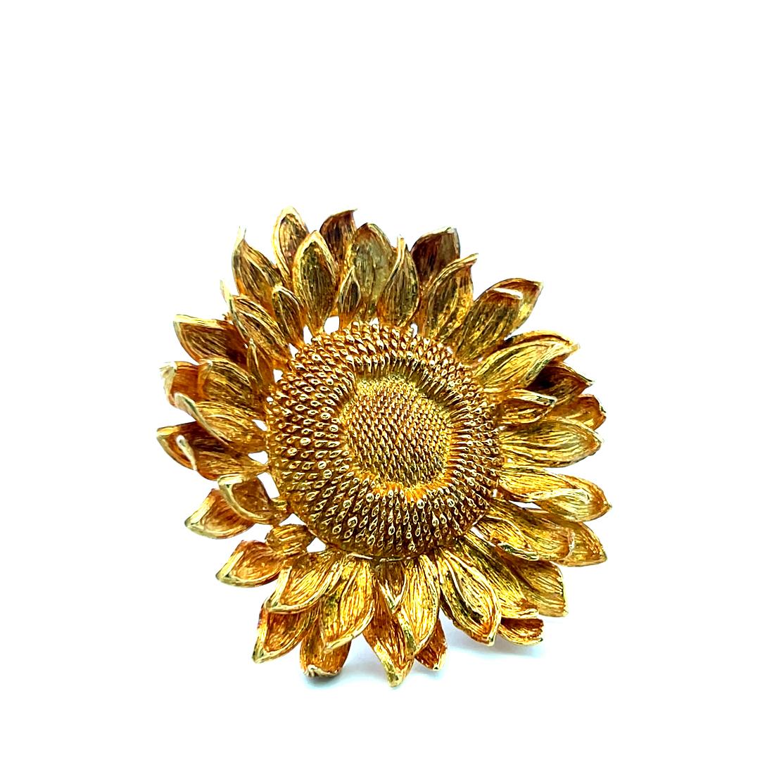 Spilla a girasole in oro giallo 18 carati Asprey Vintage da 66,20 grammi in vendita 8
