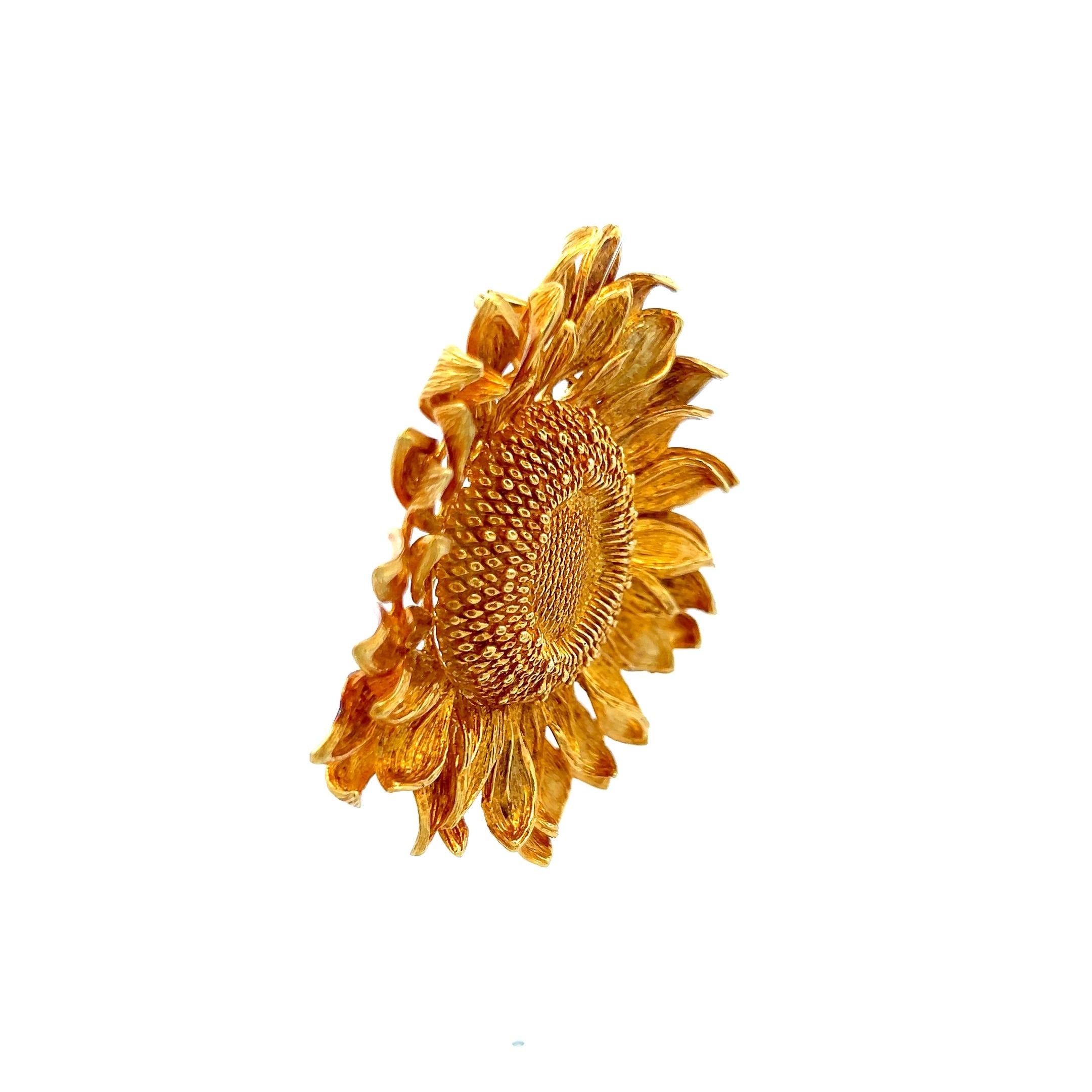 Donna Spilla a girasole in oro giallo 18 carati Asprey Vintage da 66,20 grammi in vendita