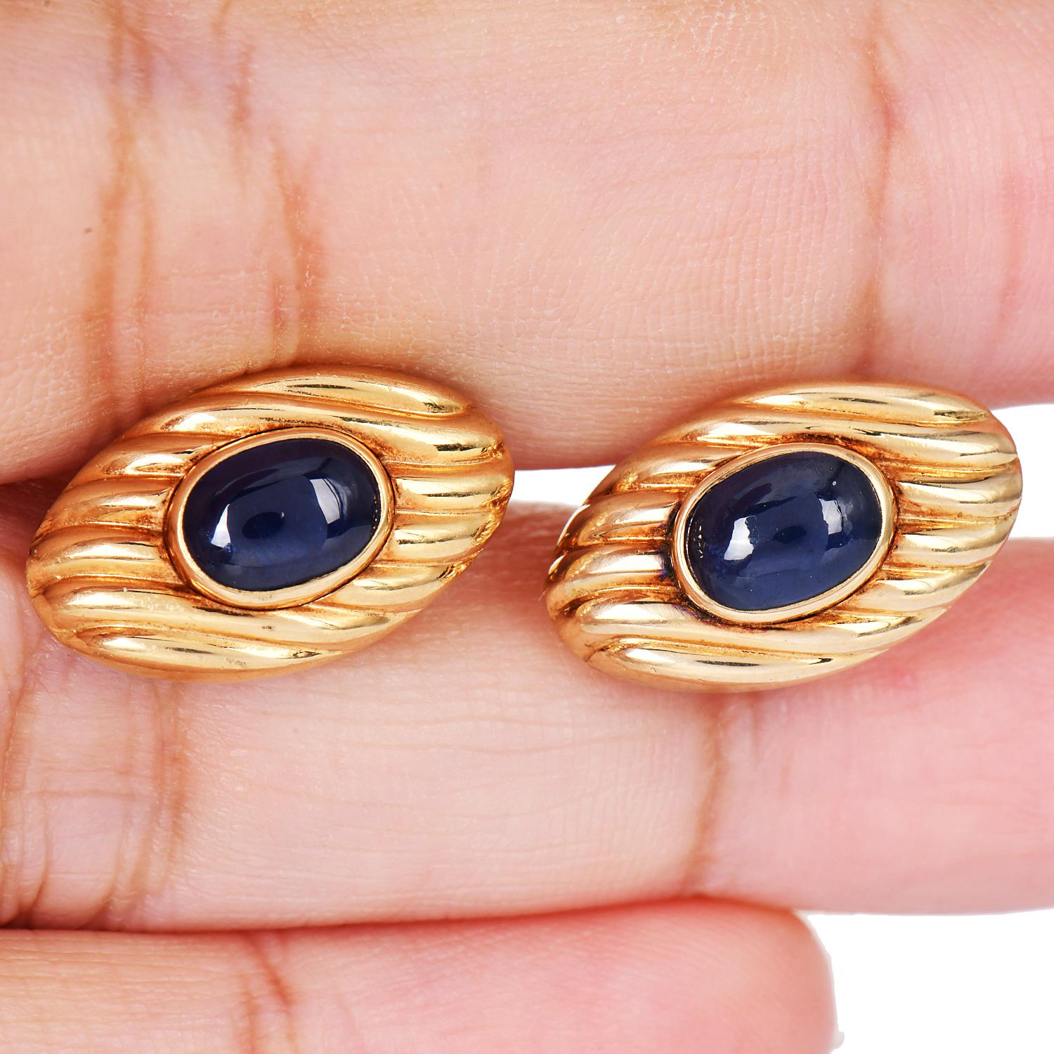 Asprey Vintage Cabochon Sapphire 18K Gold Oval Cuff Links In Excellent Condition For Sale In Miami, FL