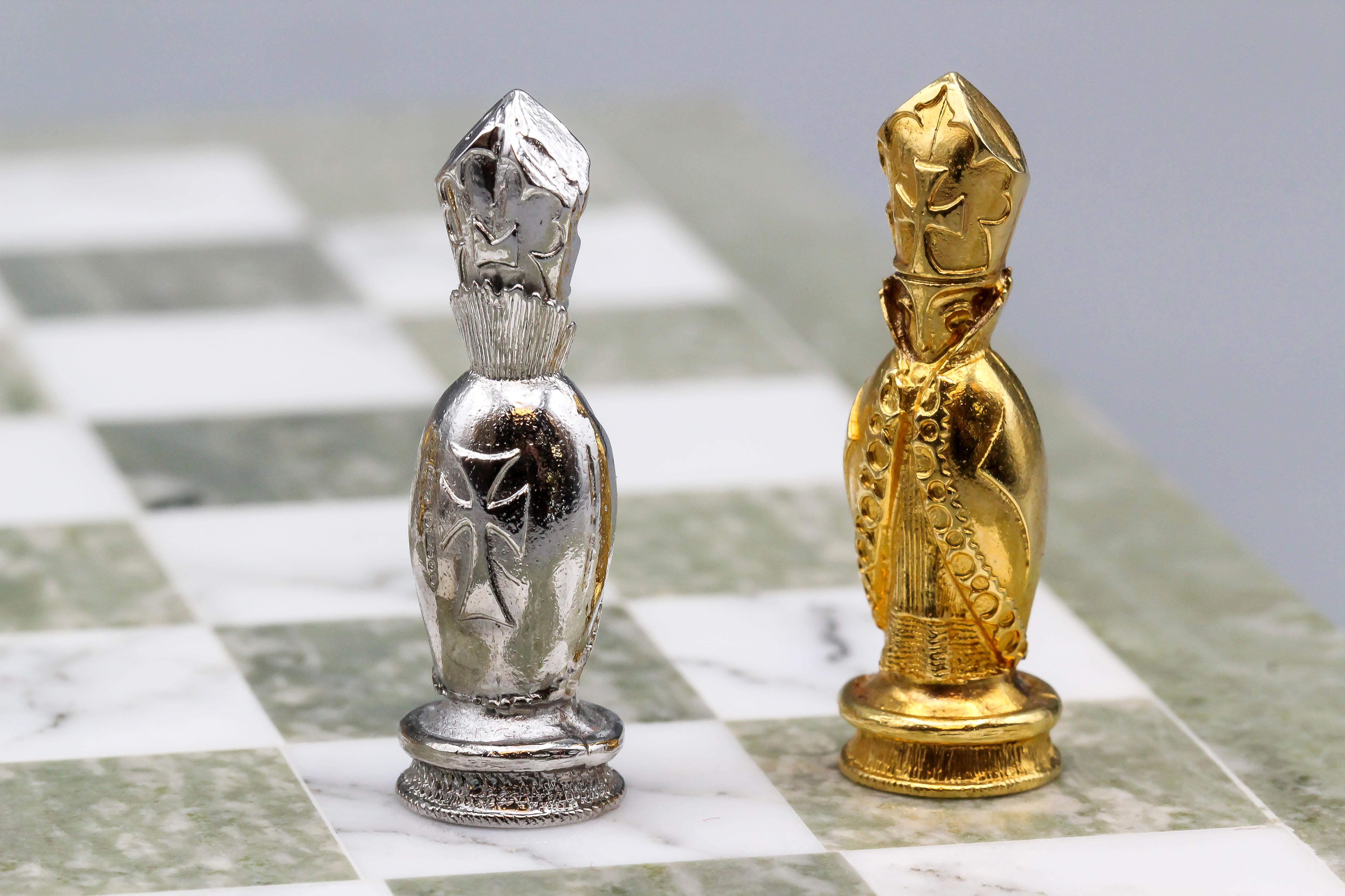 Asprey White and Yellow Gold Marble Chess Set 4