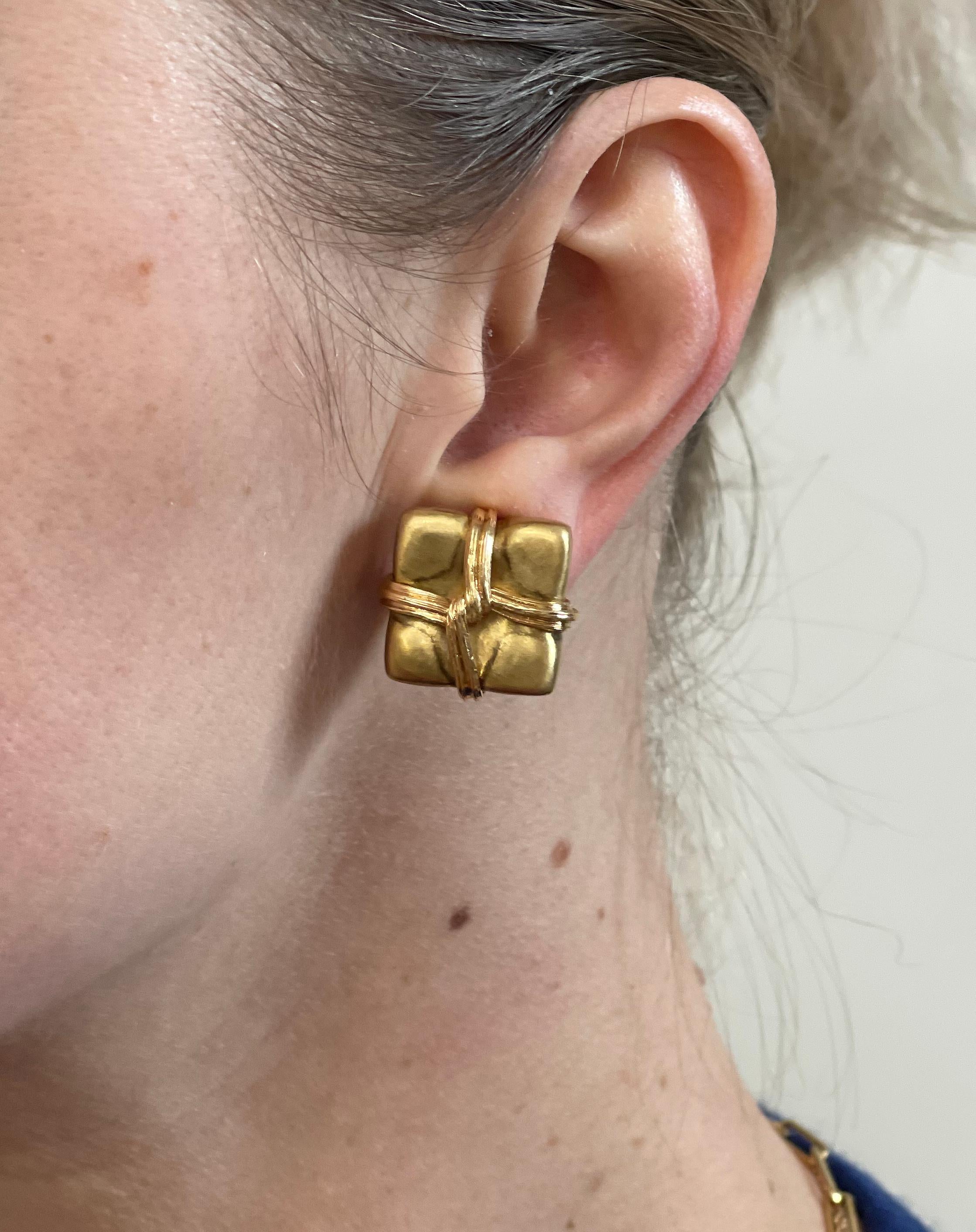Women's Asprey Yellow Gold Earrings For Sale