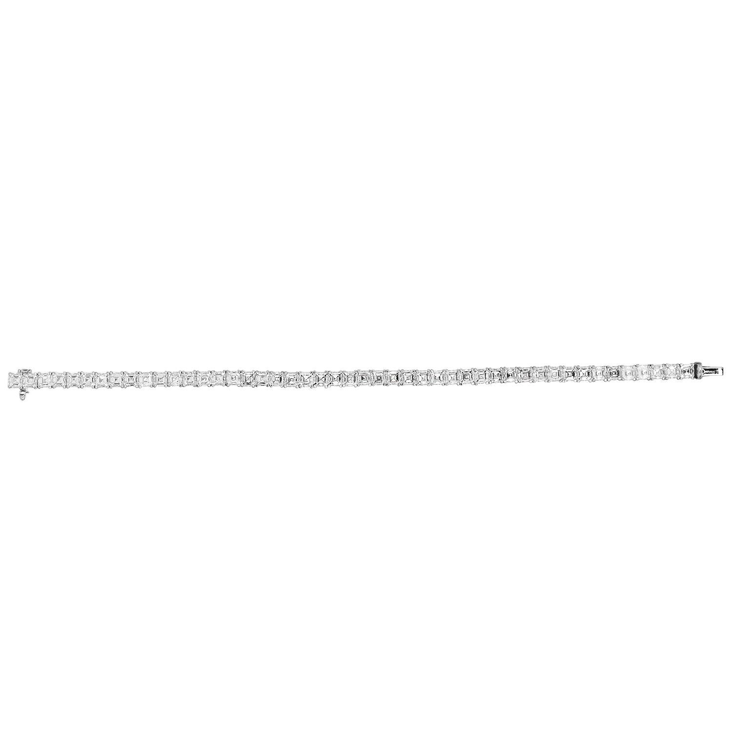Asscher Cut 14.00 carats Diamond Platinum Tennis Bracelet For Sale 2