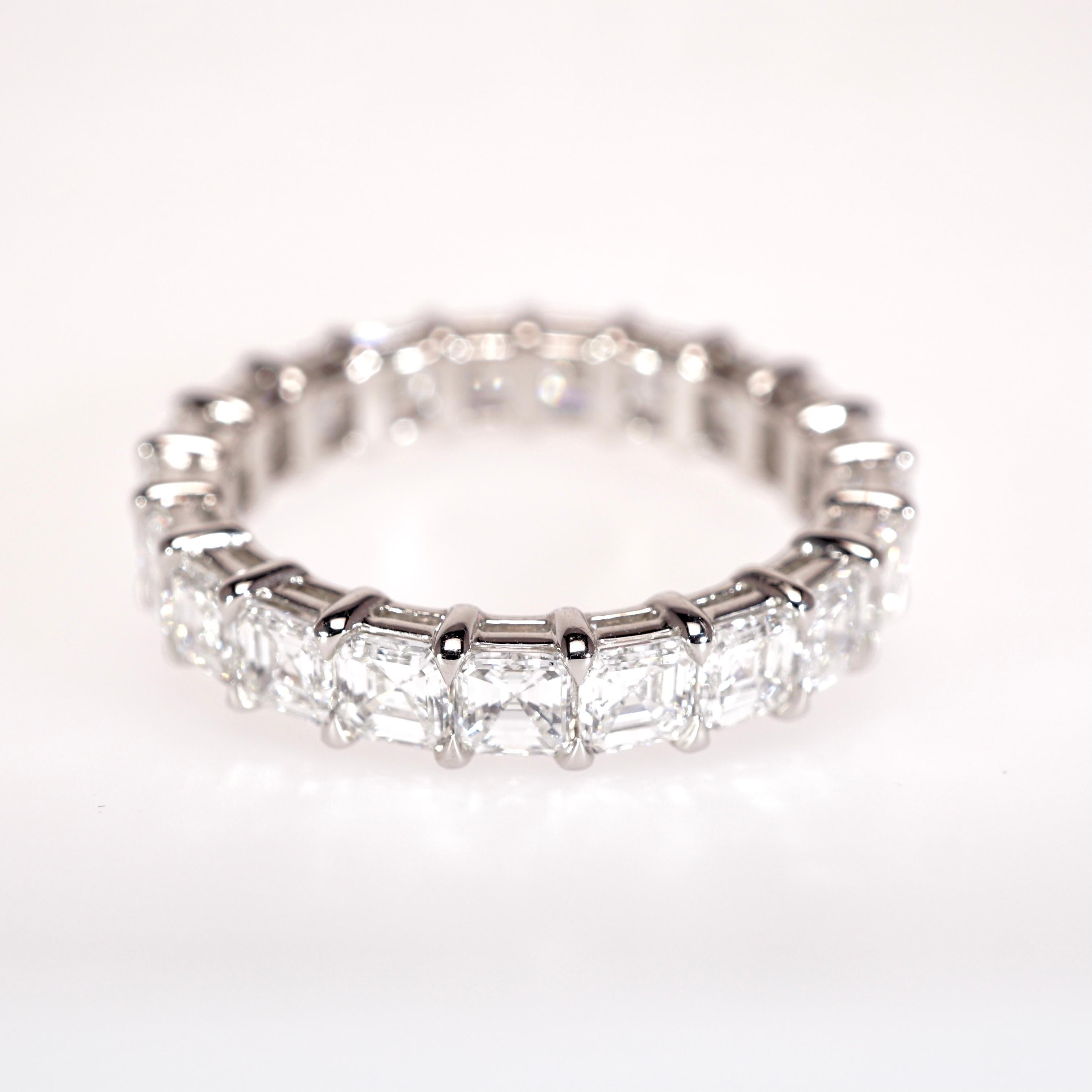 For Sale:  3.10 Carat Asscher Cut Diamond Wedding Eternity Band In Platinum 2