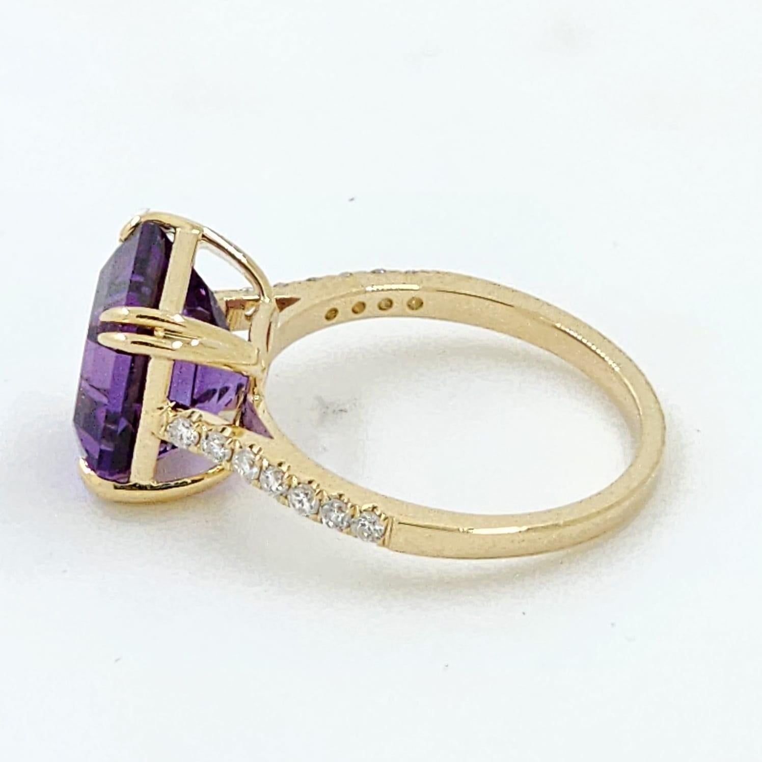 Contemporary 4.49Ct  Asscher Cut Amethyst Diamond Ring in 14K Yellow Gold For Sale