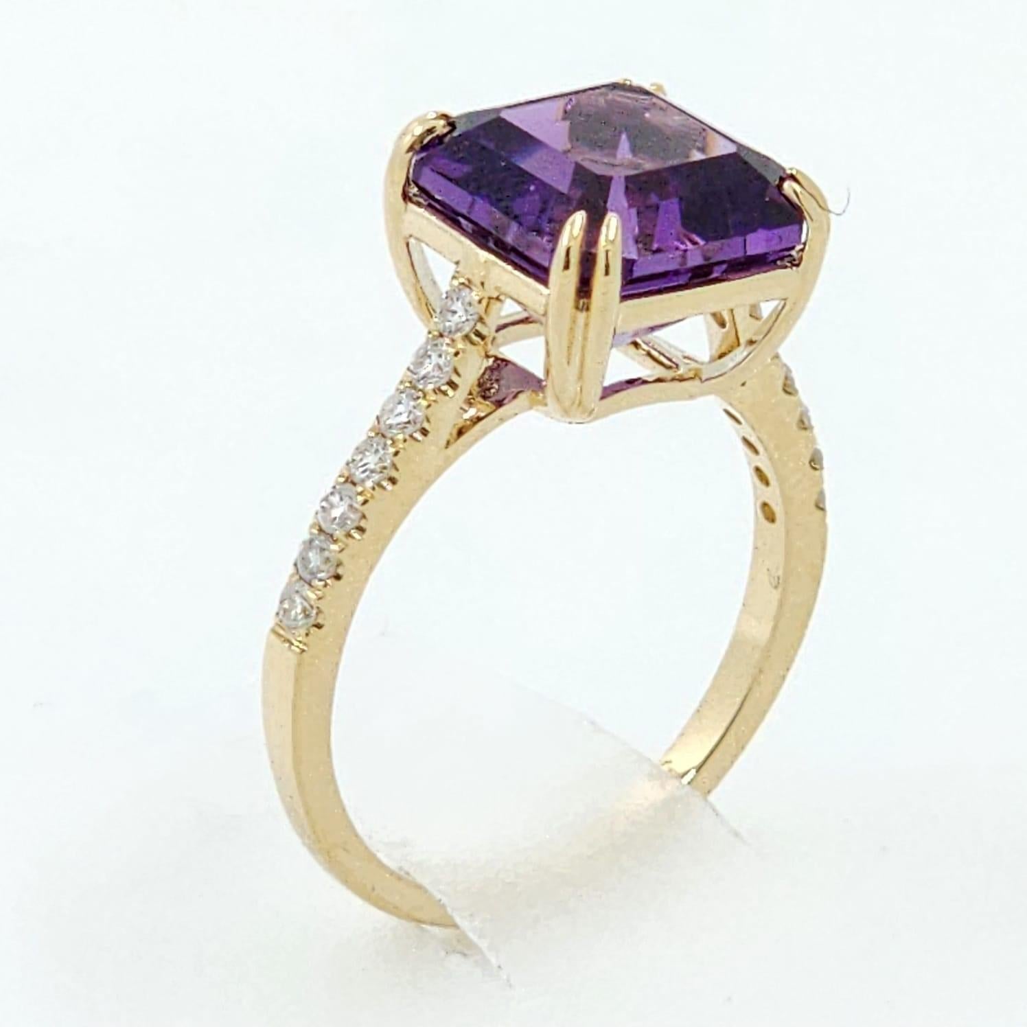 Square Cut 4.49Ct  Asscher Cut Amethyst Diamond Ring in 14K Yellow Gold For Sale