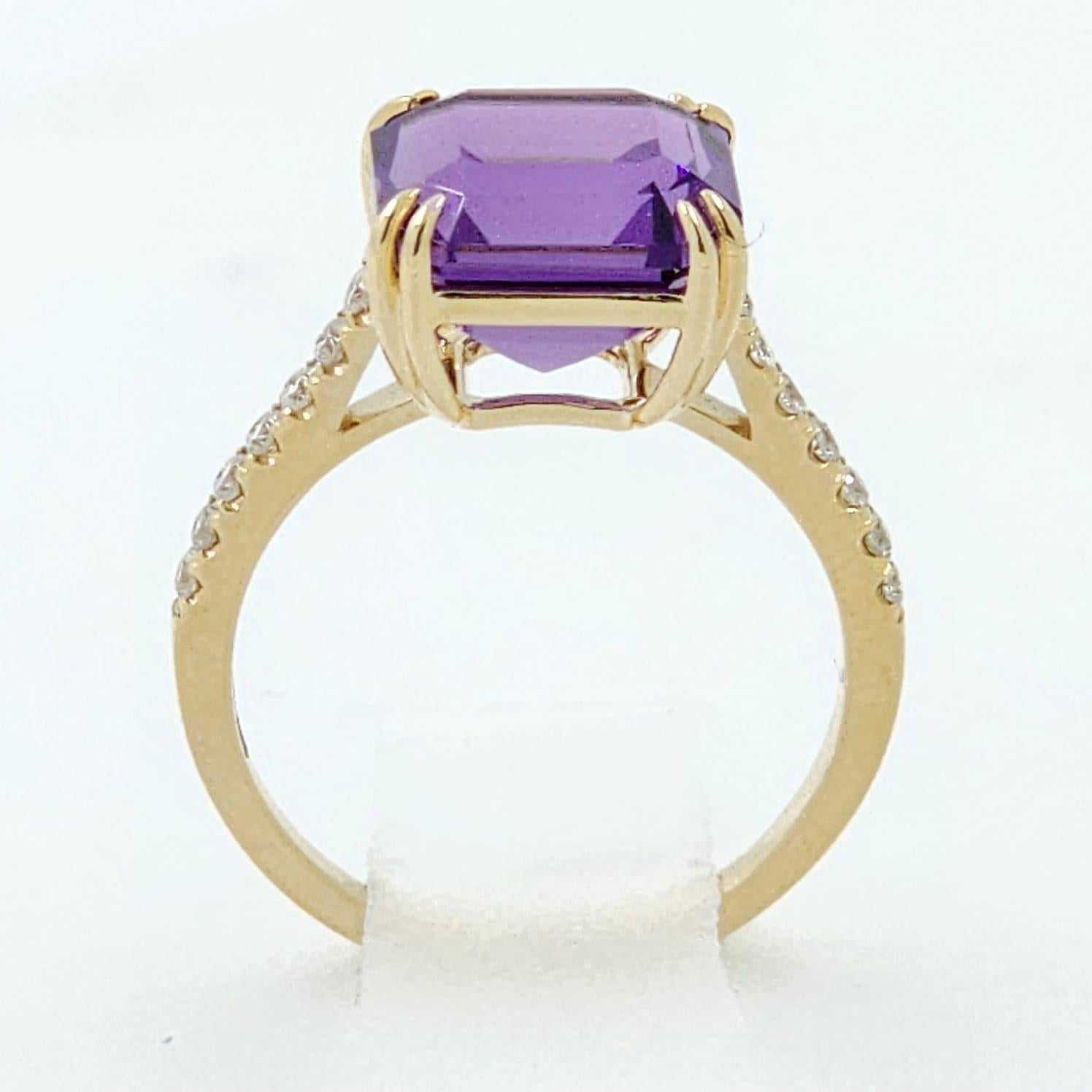 Women's 4.49Ct  Asscher Cut Amethyst Diamond Ring in 14K Yellow Gold For Sale