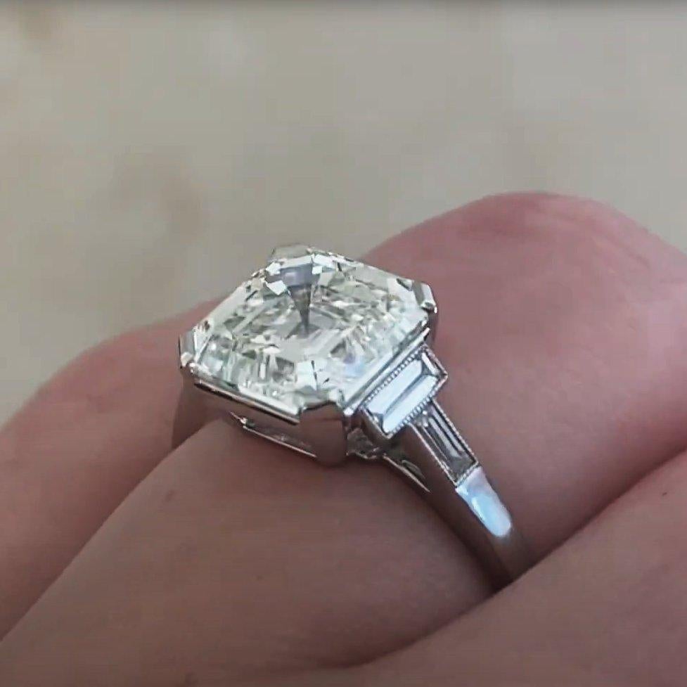Asscher Cut Diamond Engagement Ring (GIA Approx. 3.10-Carats), Platinum In Excellent Condition For Sale In New York, NY