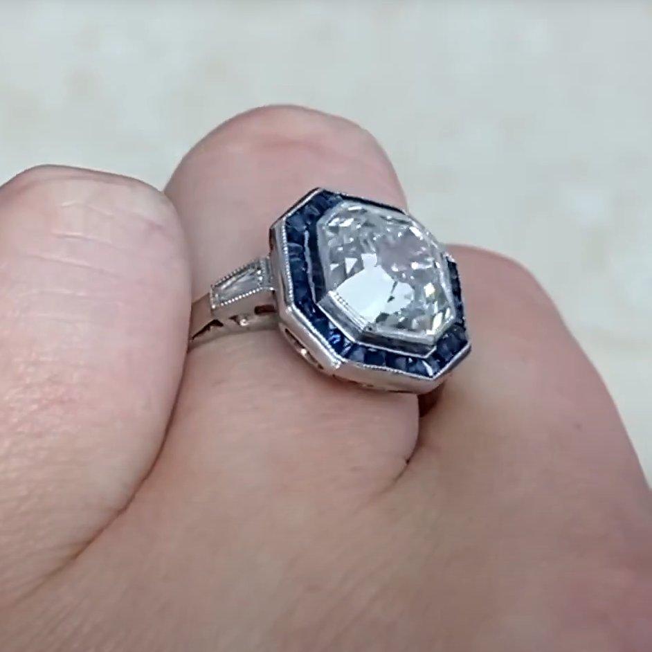 Verlobungsring mit Diamant im Asscher-Schliff (GIA ca. 4,00 Karat), Saphir-Halo im Zustand „Hervorragend“ im Angebot in New York, NY