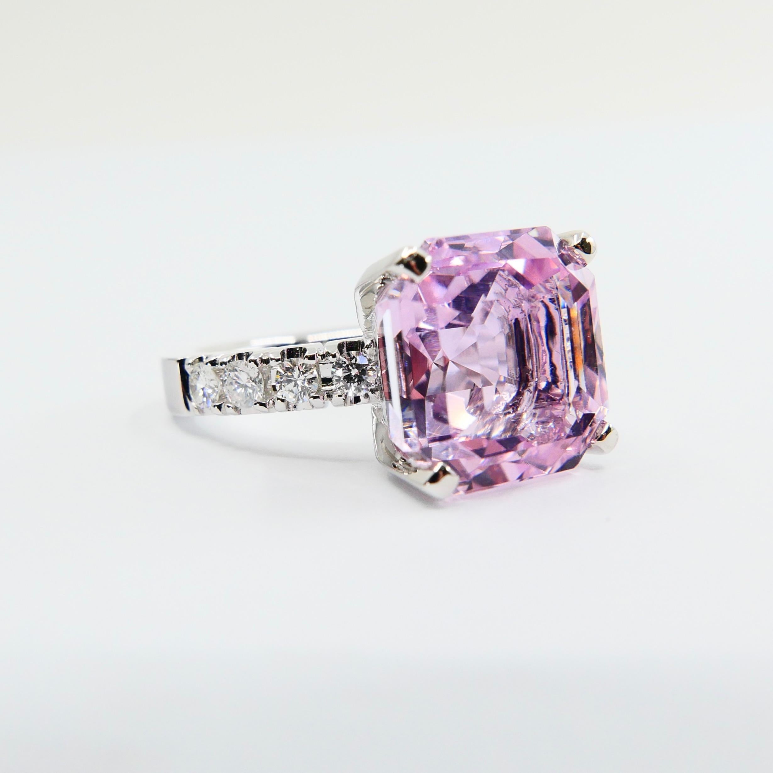 Asscher Cut Pink Kunzite 11.66 Carat and Diamond Cocktail Ring, Statement Ring In New Condition In Hong Kong, HK