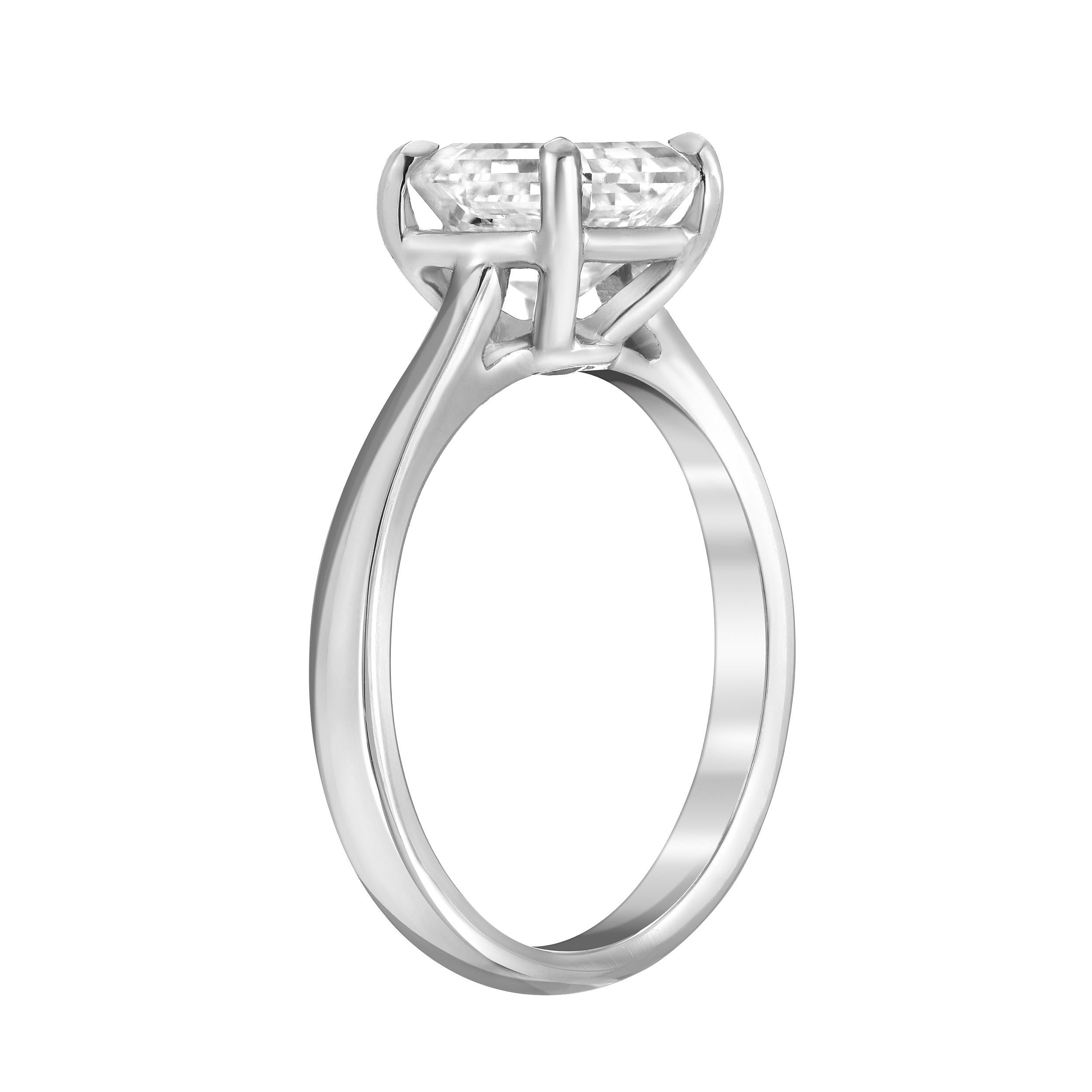 Asscher Cut Platinum Diamond Ring In Excellent Condition For Sale In Los Angeles, CA