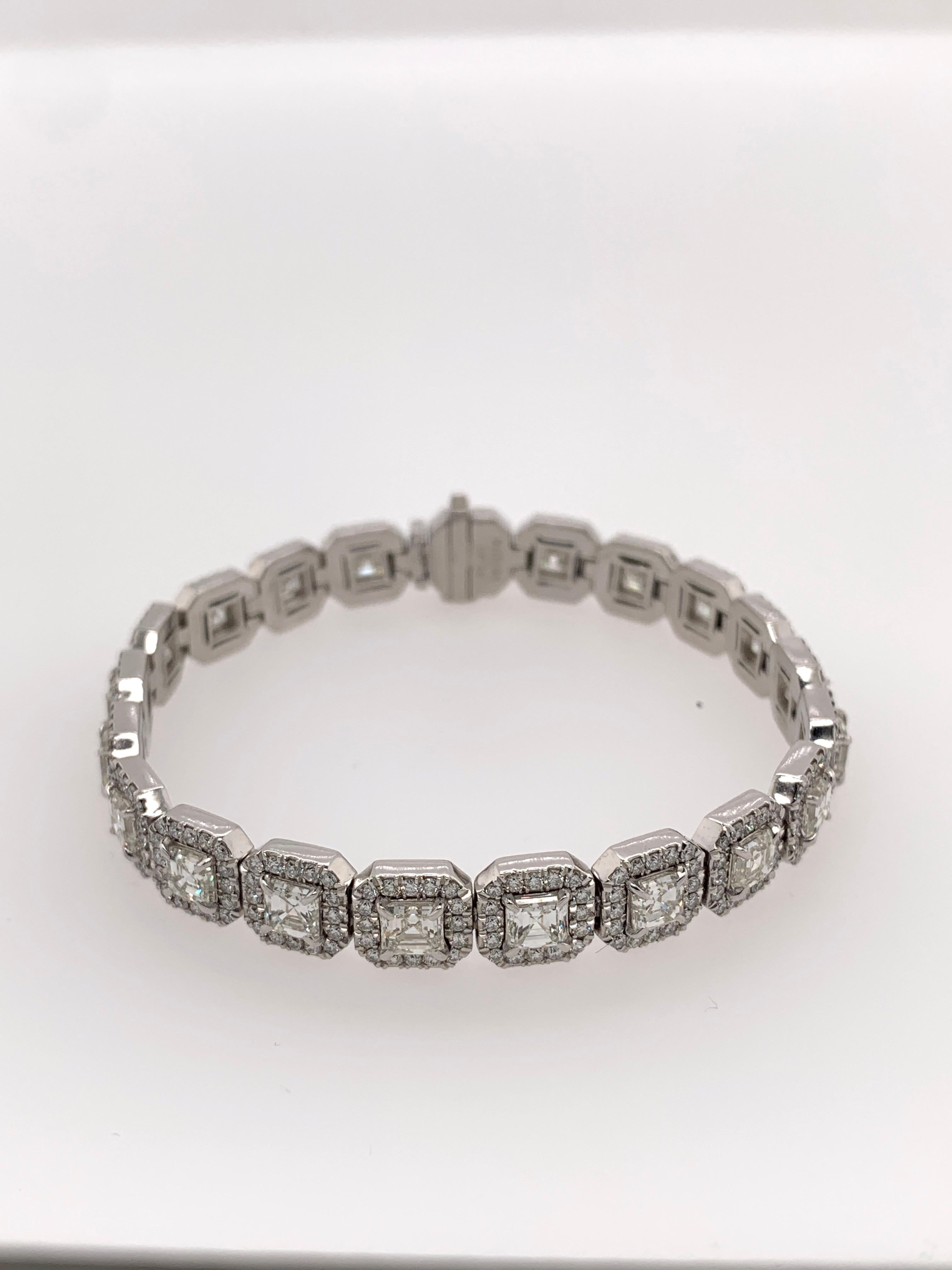 Asscher Cut White Diamond Halo Tennis Bracelet
White Diamonds set on White Gold.
Crafted to order. Please allow up to 3 weeks for delivery.