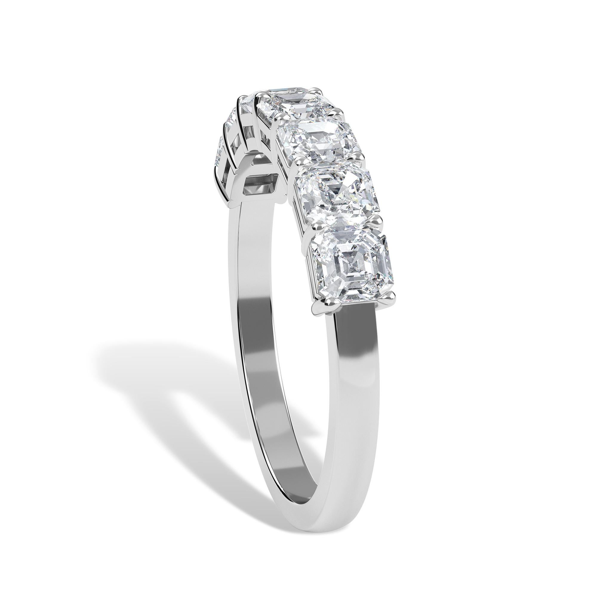 Asscher Diamant- Anniversary-Ring, 1,65TCW im Zustand „Neu“ im Angebot in Cedarhurst, NY