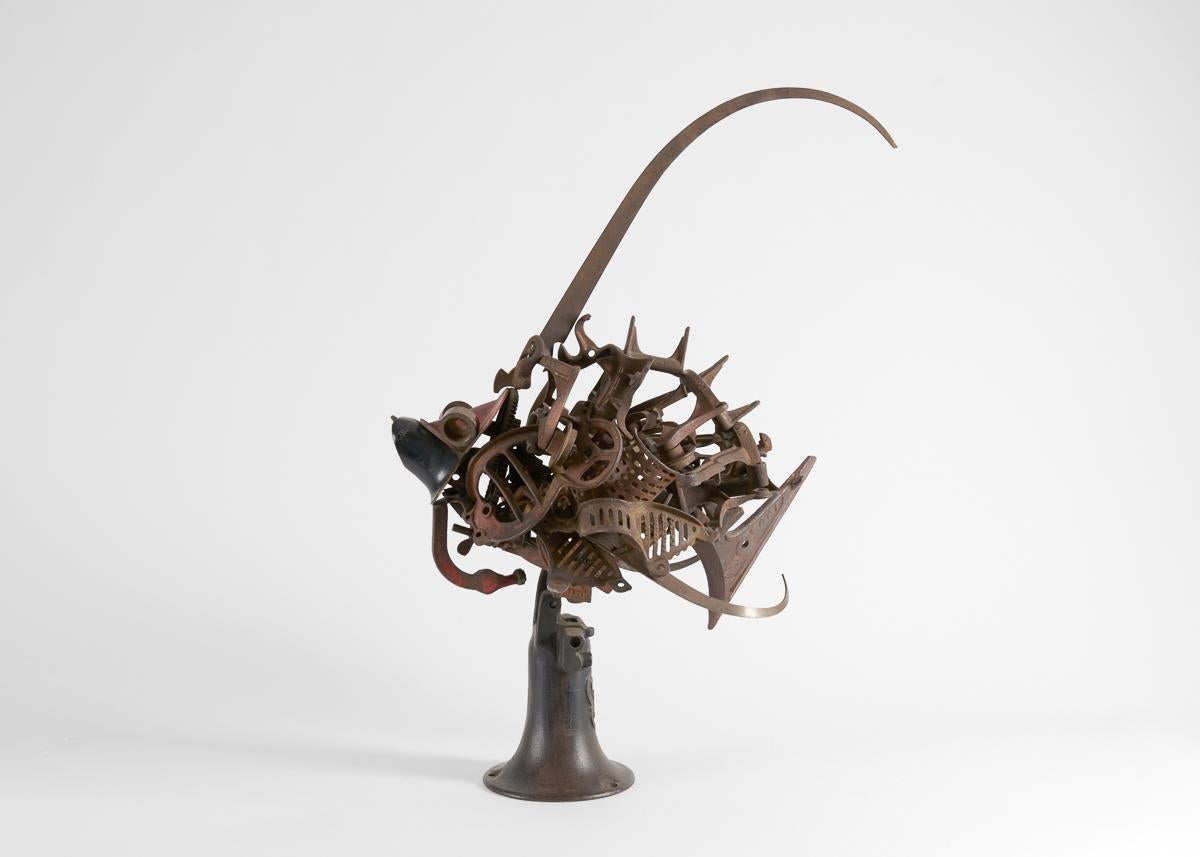 
Thierry Despont era conosciuto soprattutto per il suo studio di architettura di grande successo, ma era anche un artista affermato. Alcune delle sue opere più interessanti sono una serie di sculture realizzate con attrezzi o componenti trovati,