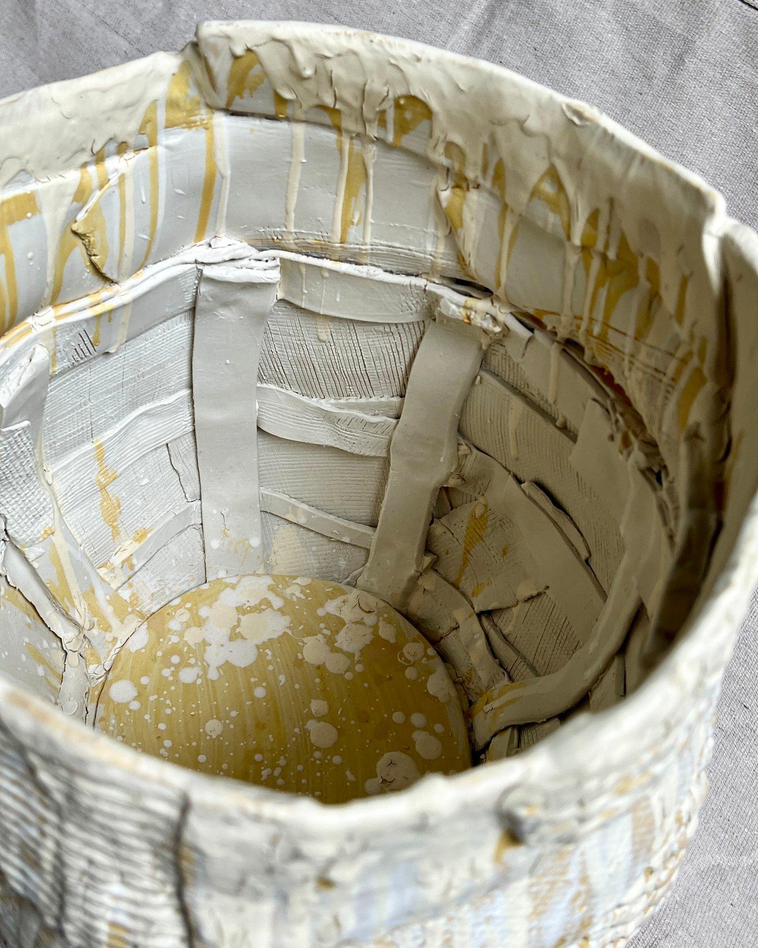 XXI secolo e contemporaneo Serie Assemblagé - Gocciolatoio giallo vanadio in vendita