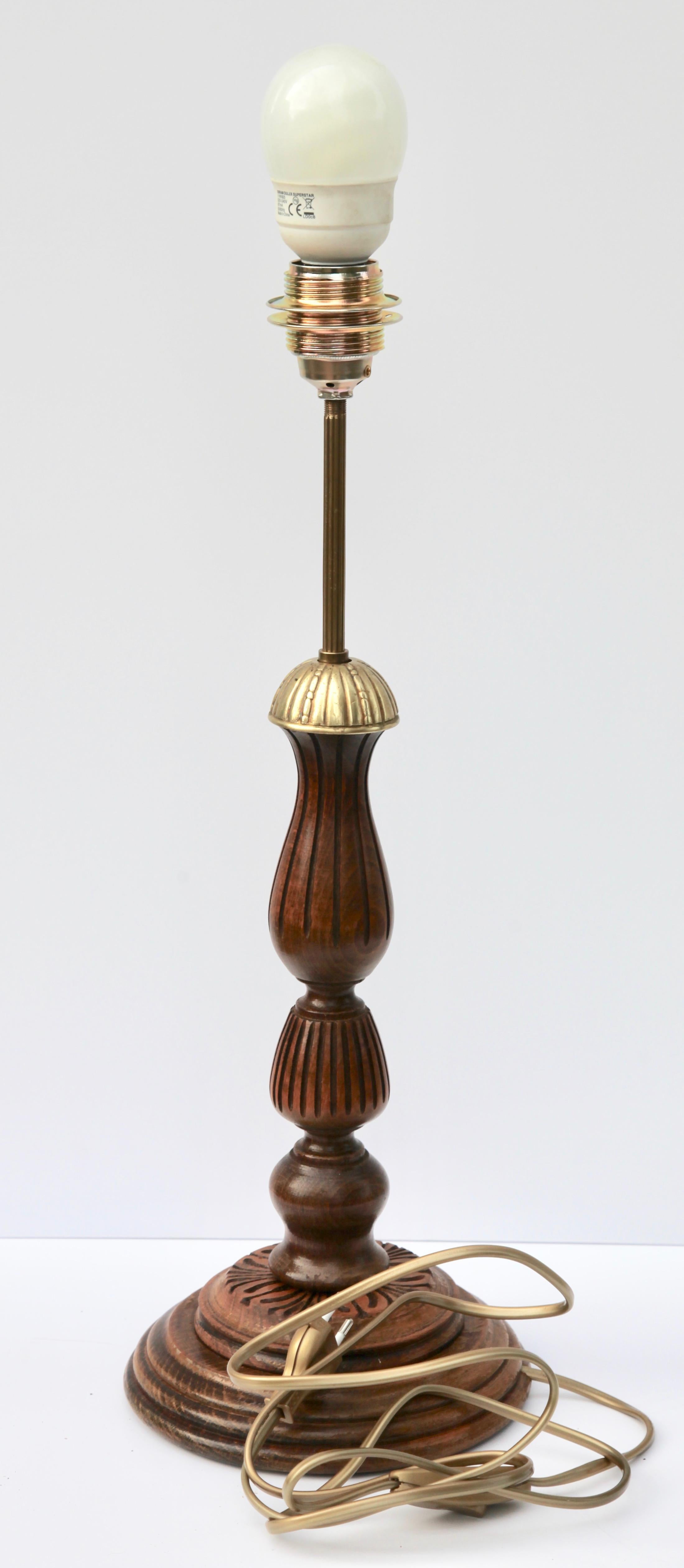 Hand-Carved Assembled 20th Century Turned Wooden Lamp For Sale