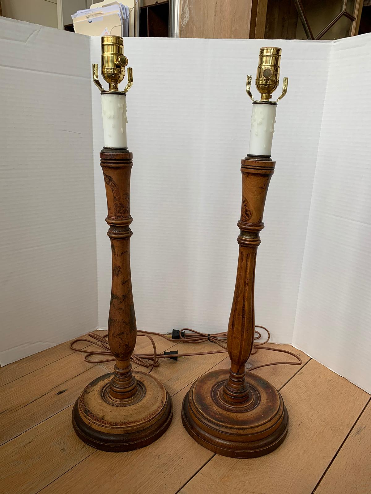 Assembled pair of 19th-20th century turned wooden lamps
New wiring.