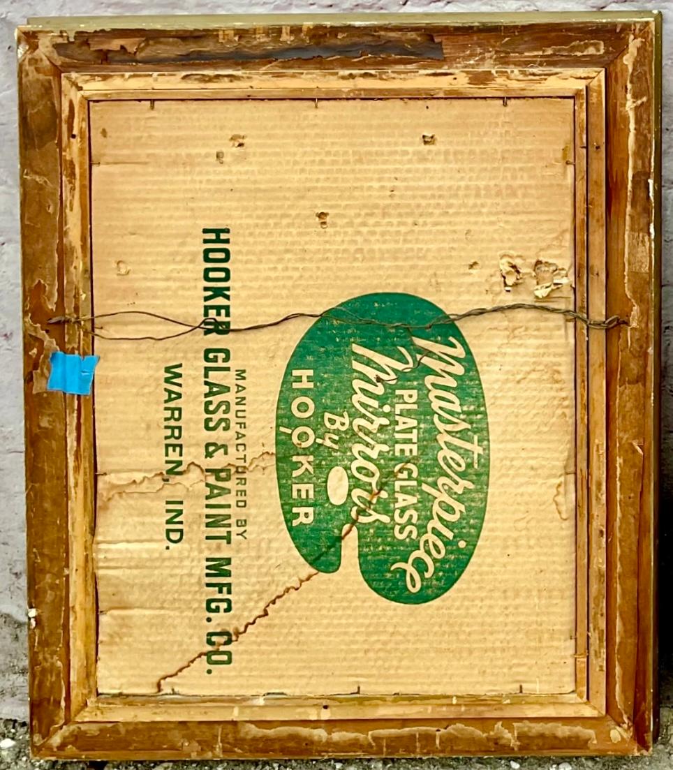 Coppia di specchi da parete con cornice dorata, rifiniture in terra di Siena e bordo floreale in vendita 3