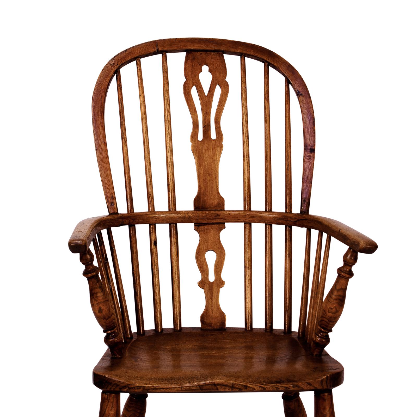 Assembled Pair of Windsor Armchairs, England, circa 1840 3